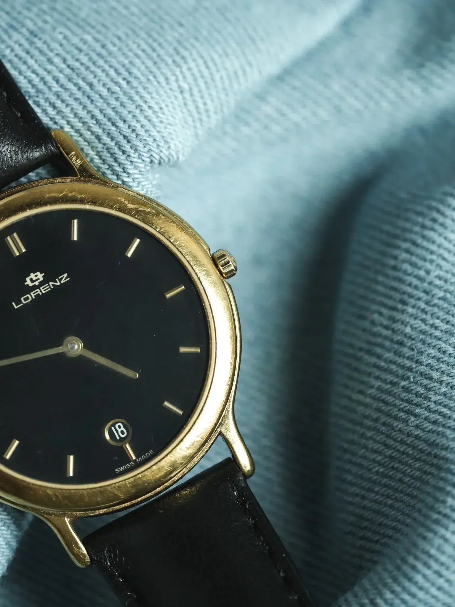 Lorenz - Plaqué or noir date 6h - 1990s - Atelier Victor