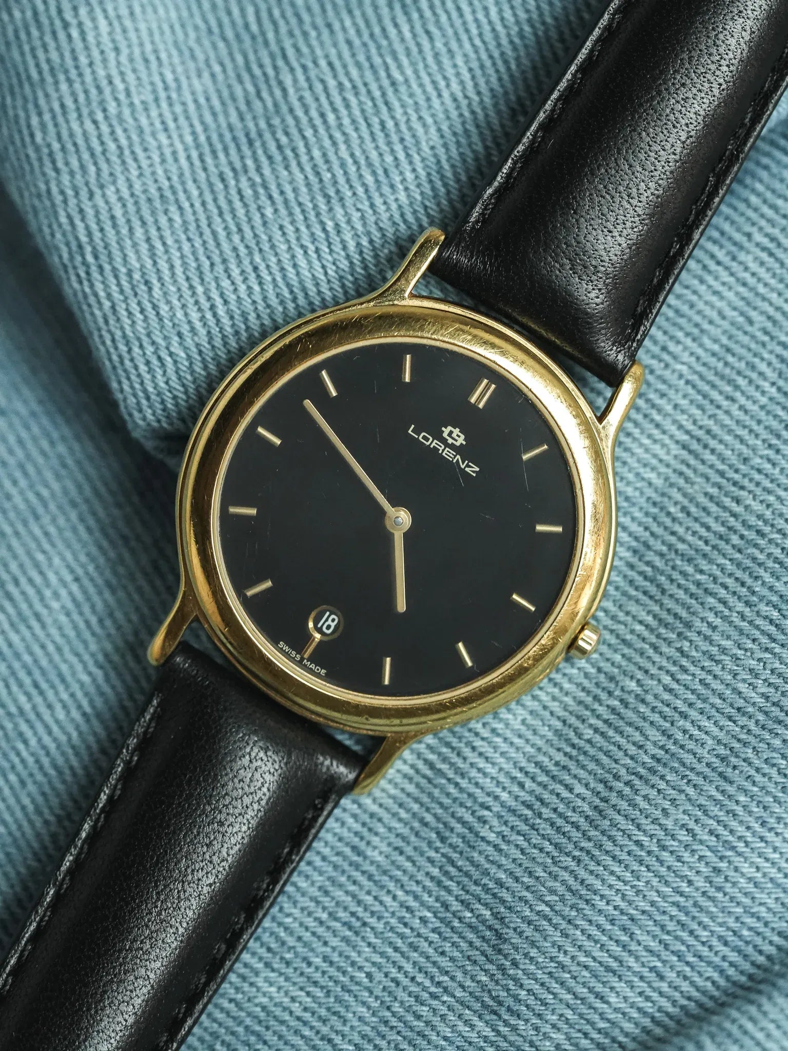 Lorenz - Plaqué or noir date 6h - 1990s - Atelier Victor