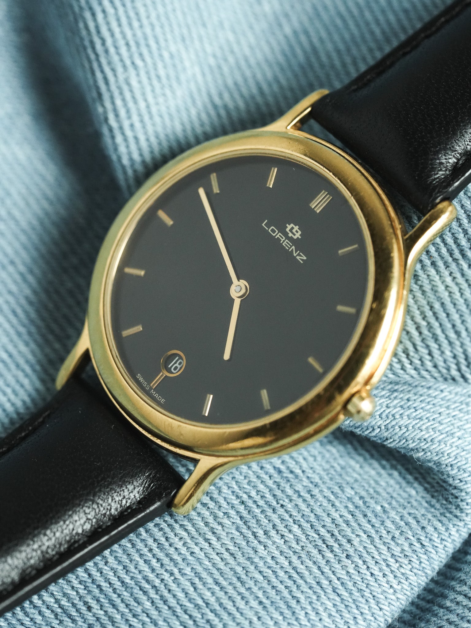 Lorenz - Plaqué or noir date 6h - 1990s - Atelier Victor - Vintage Shop