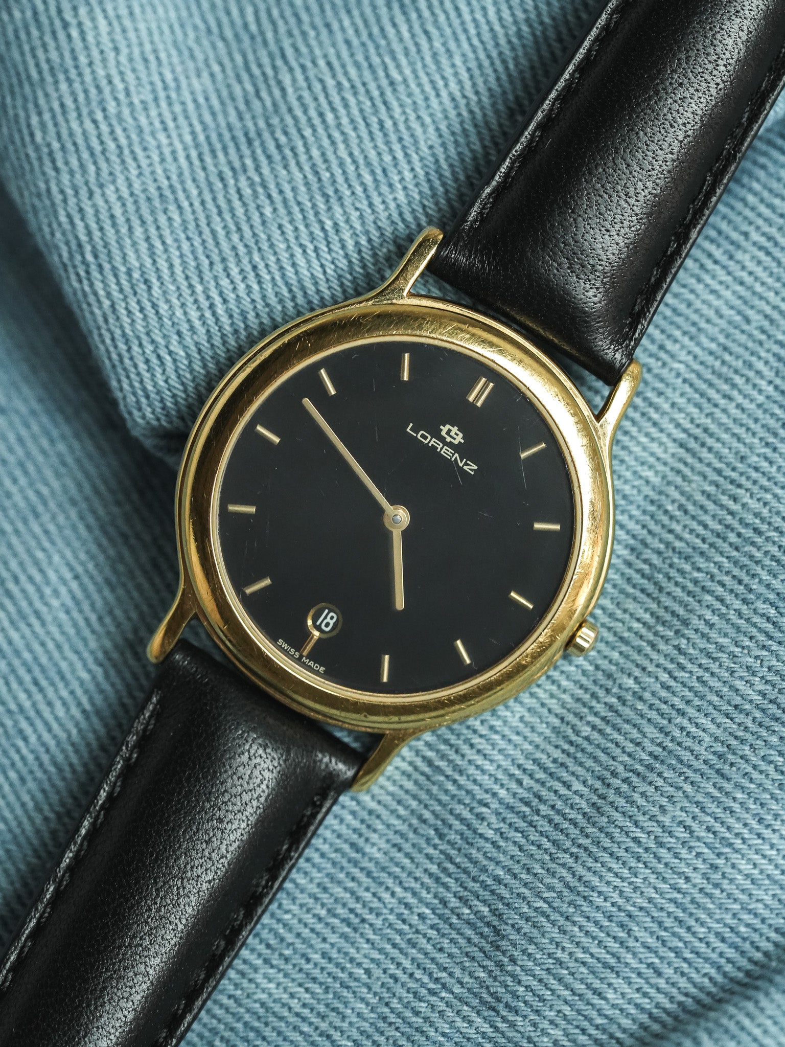 Lorenz - Plaqué or noir date 6h - 1990s - Atelier Victor - Vintage Shop