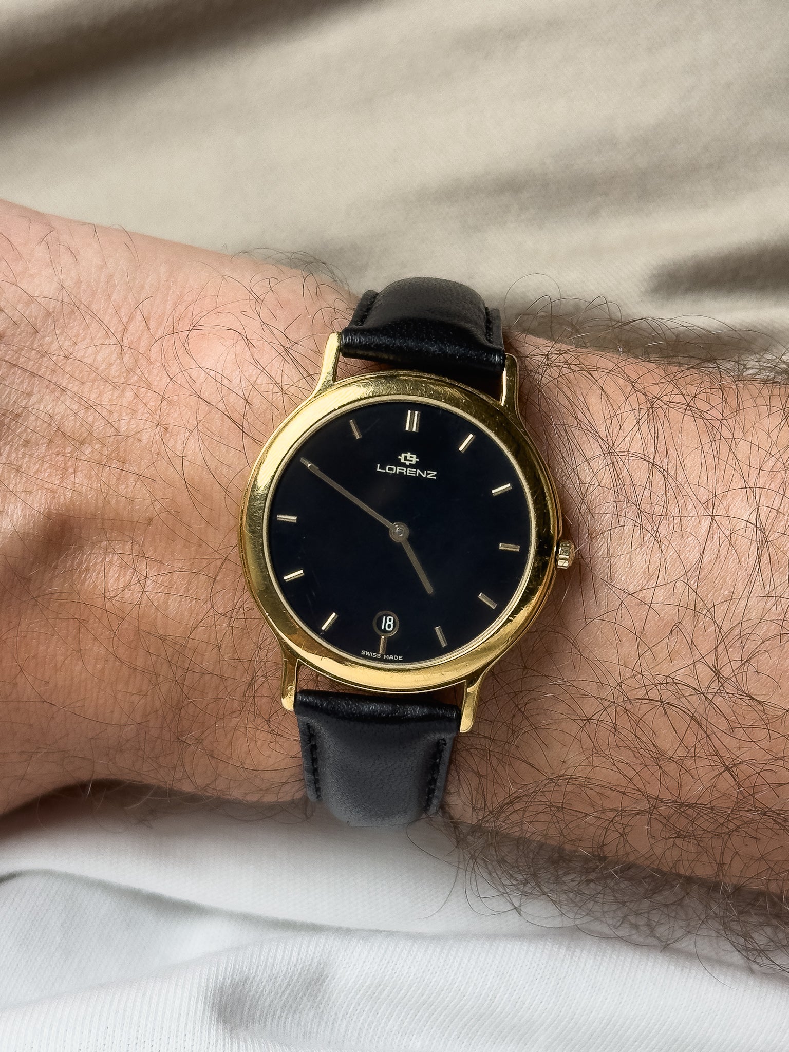 Lorenz - Plaqué or noir date 6h - 1990s - Atelier Victor - Vintage Shop