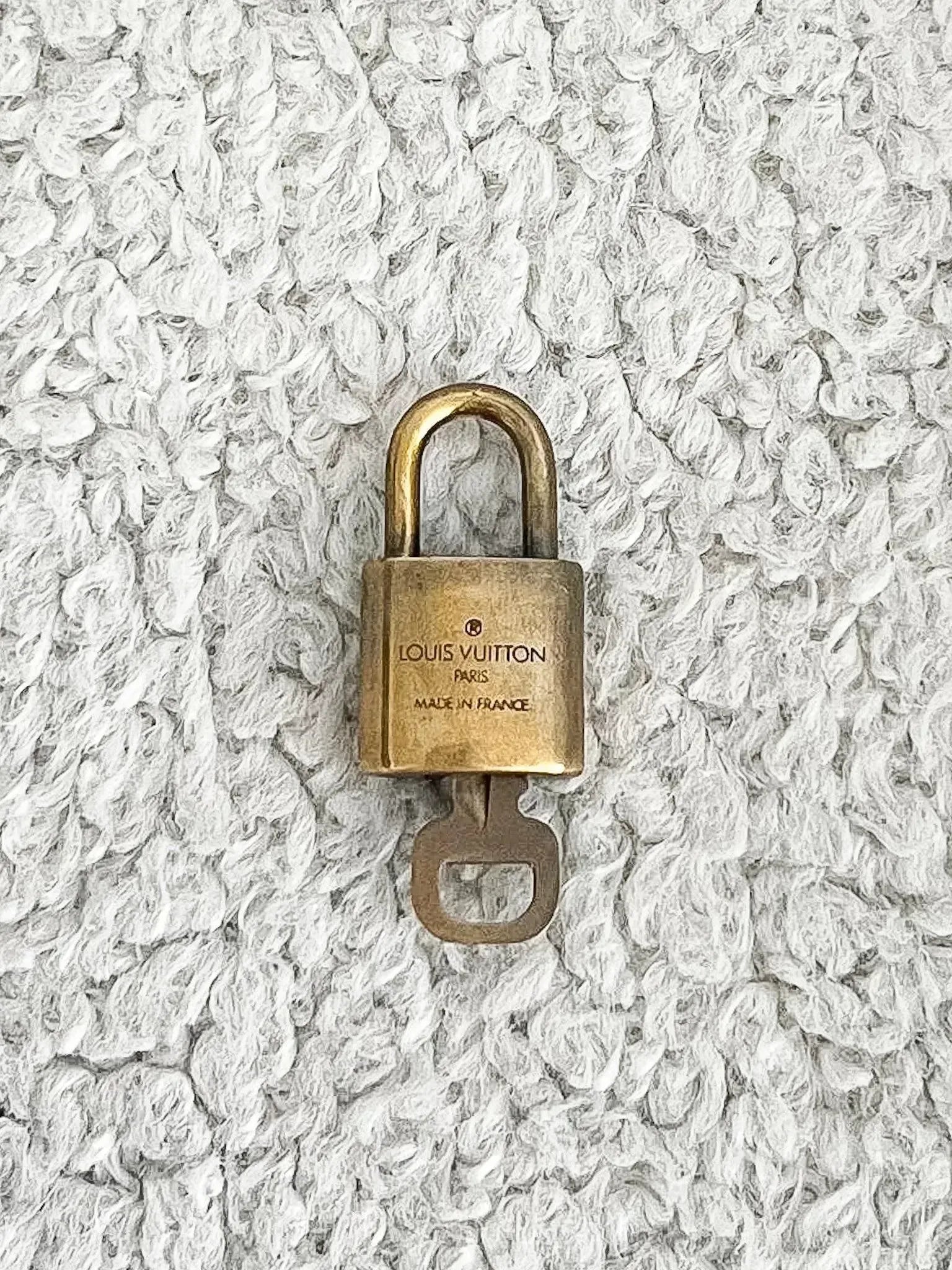 Louis Vuitton - Cadenas à clé vintage numero 305 - Atelier Victor