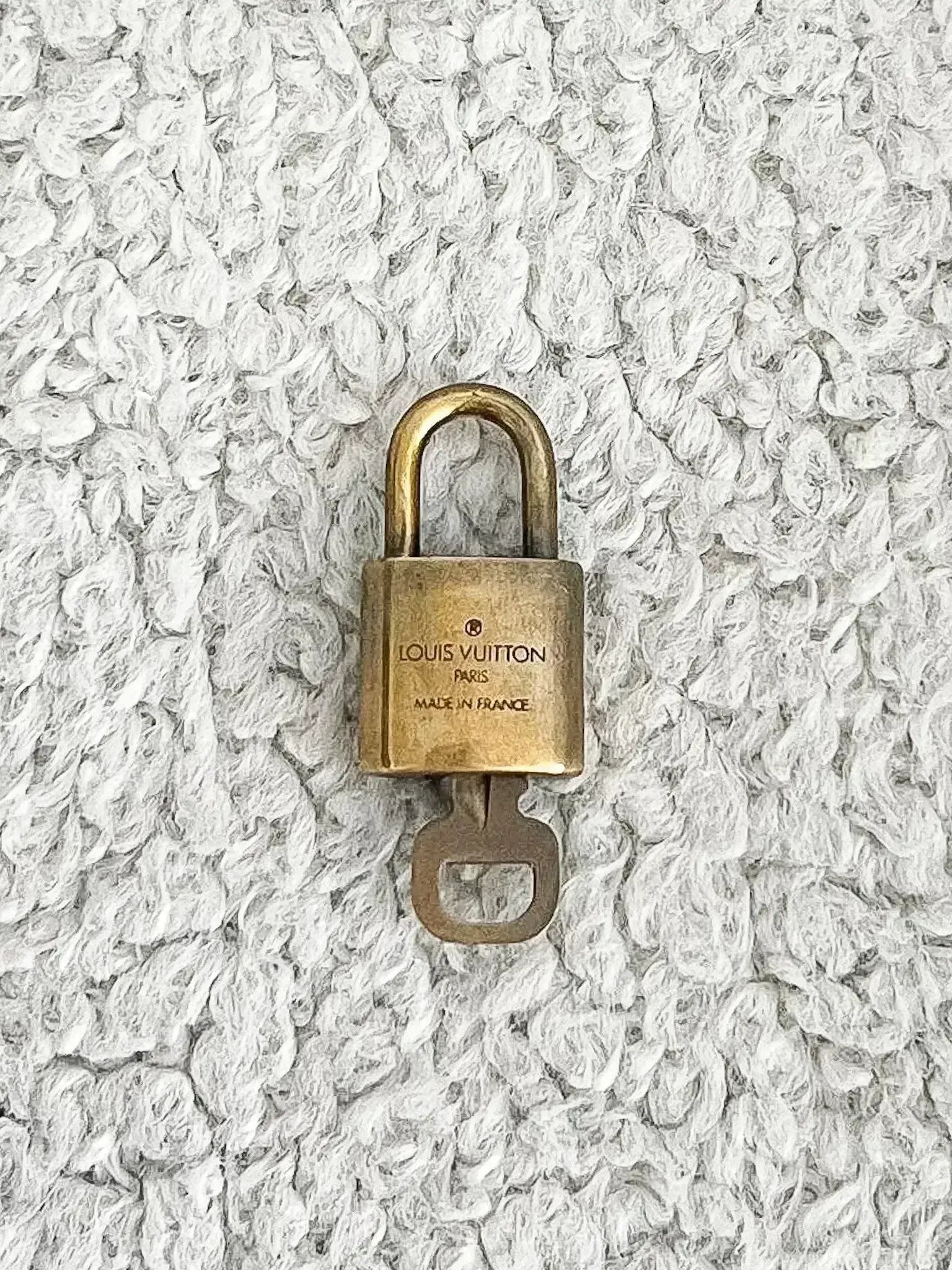 Louis Vuitton - Cadenas à clé vintage numero 305 - Atelier Victor
