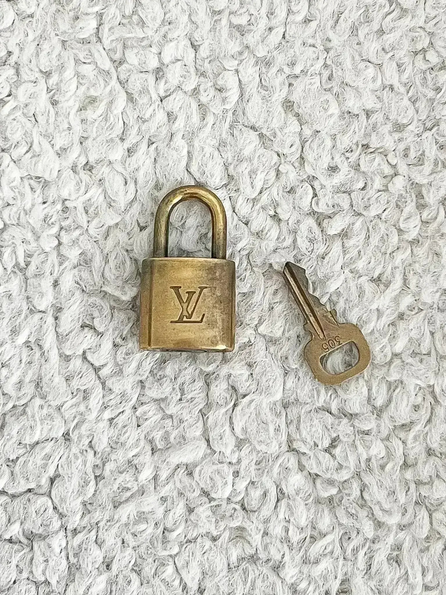 Louis Vuitton - Cadenas à clé vintage numero 305 - Atelier Victor