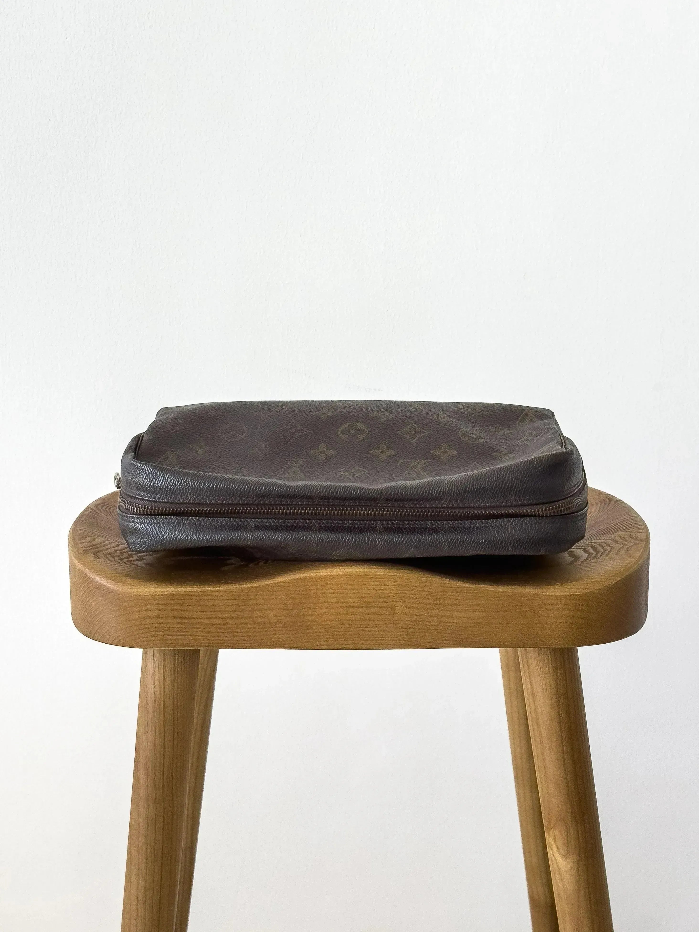 Louis Vuitton - Pochette Vintage XL Monogram - Atelier Victor