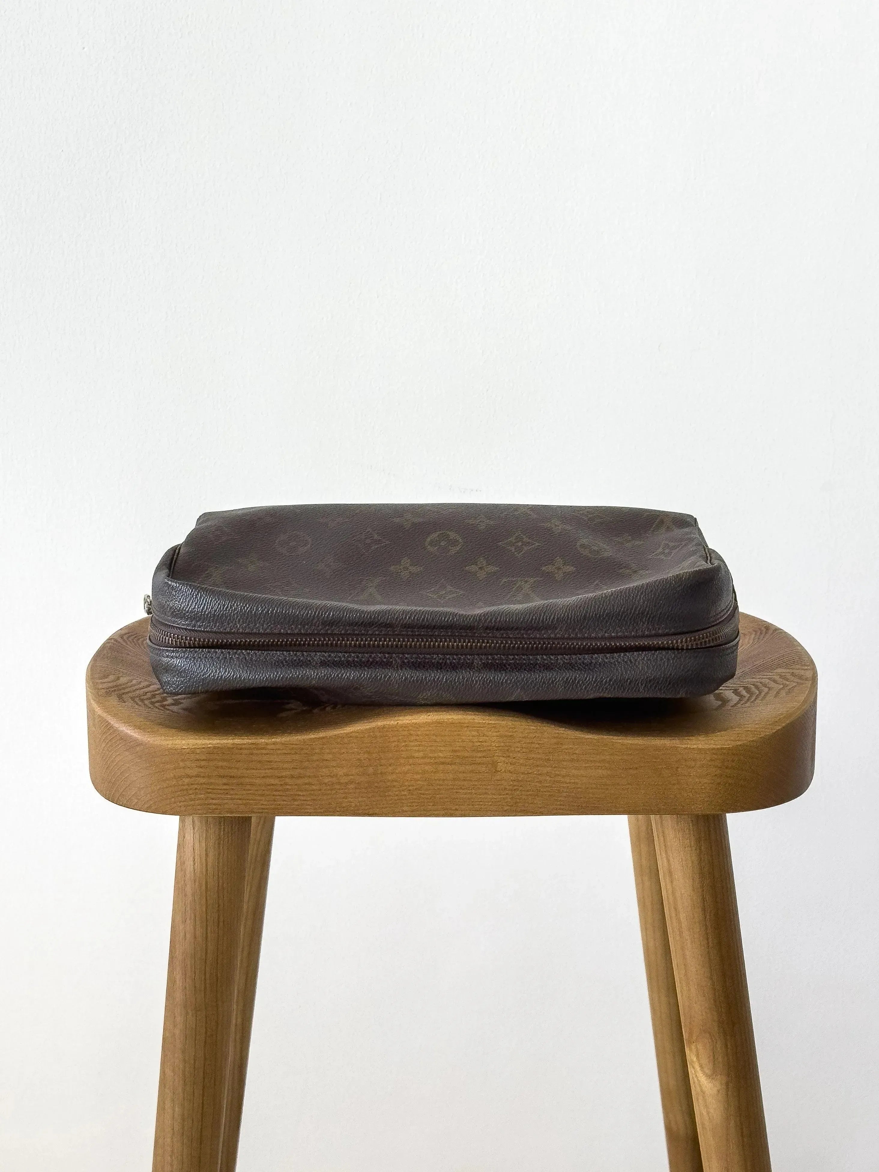 Louis Vuitton - Pochette Vintage XL Monogram - Atelier Victor