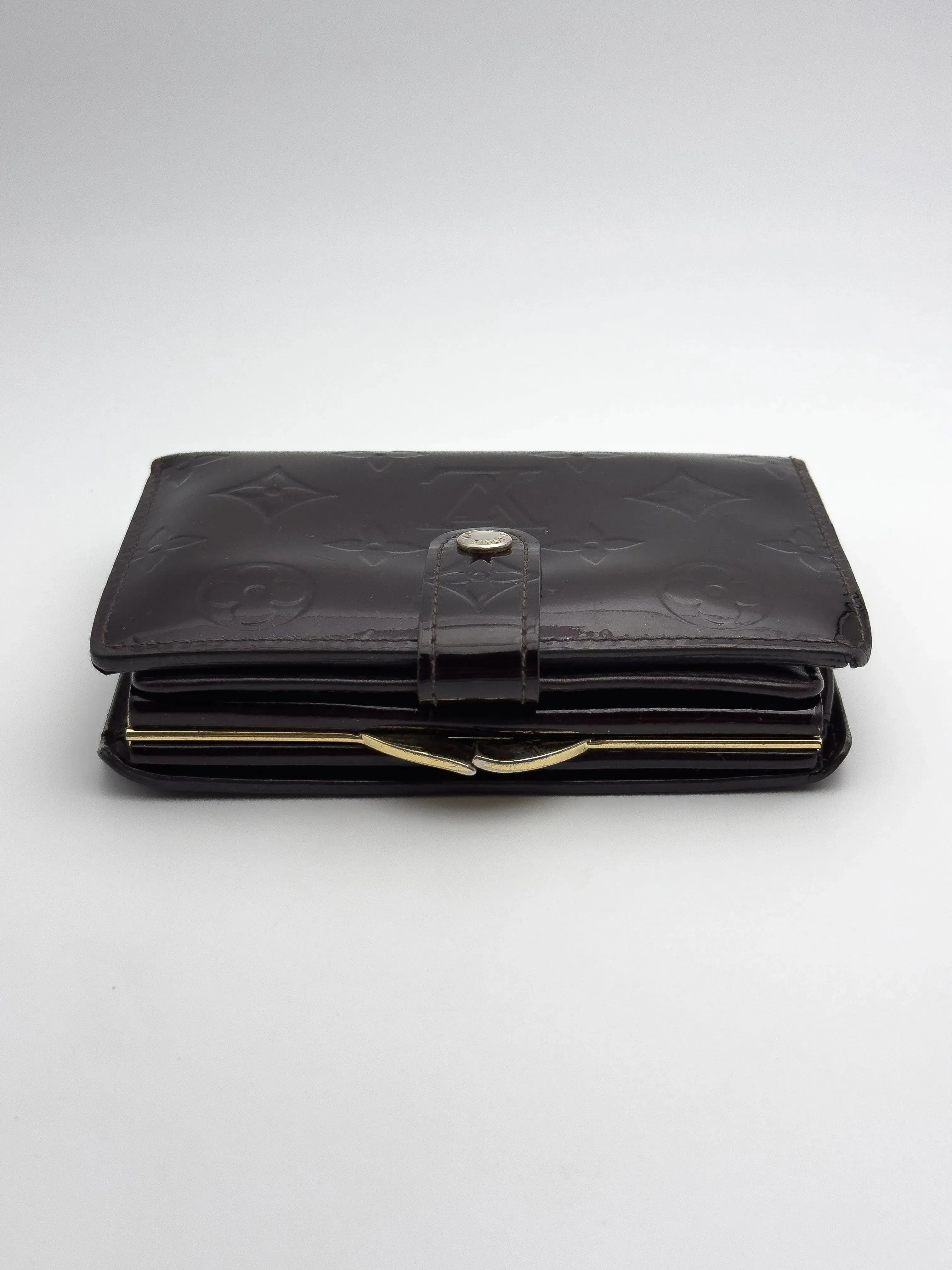 Louis Vuitton - Portefeuille en cuir verni marron - Atelier Victor - Vintage Shop