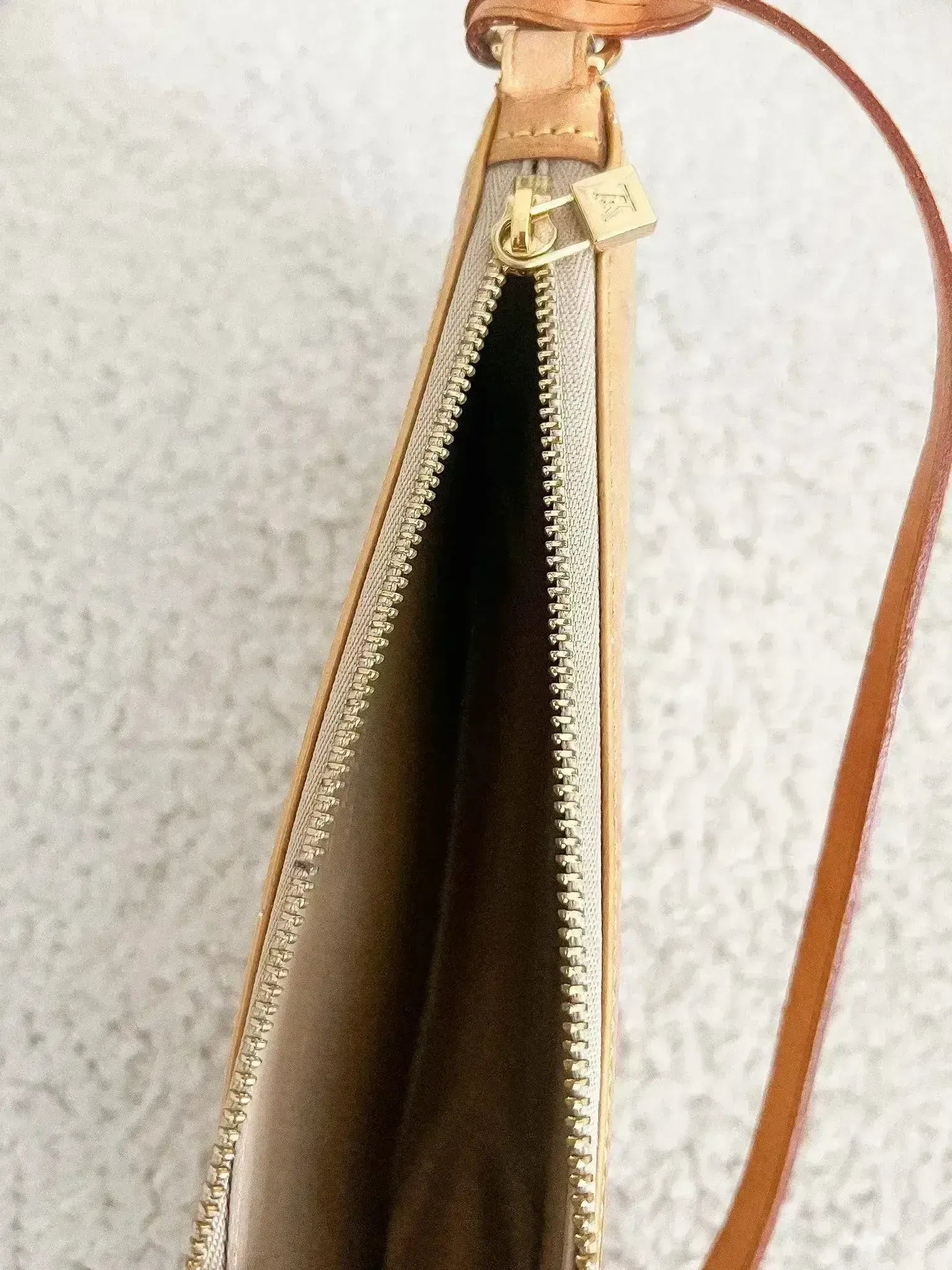 Louis Vuitton - Sac Lexington Jaune - Atelier Victor