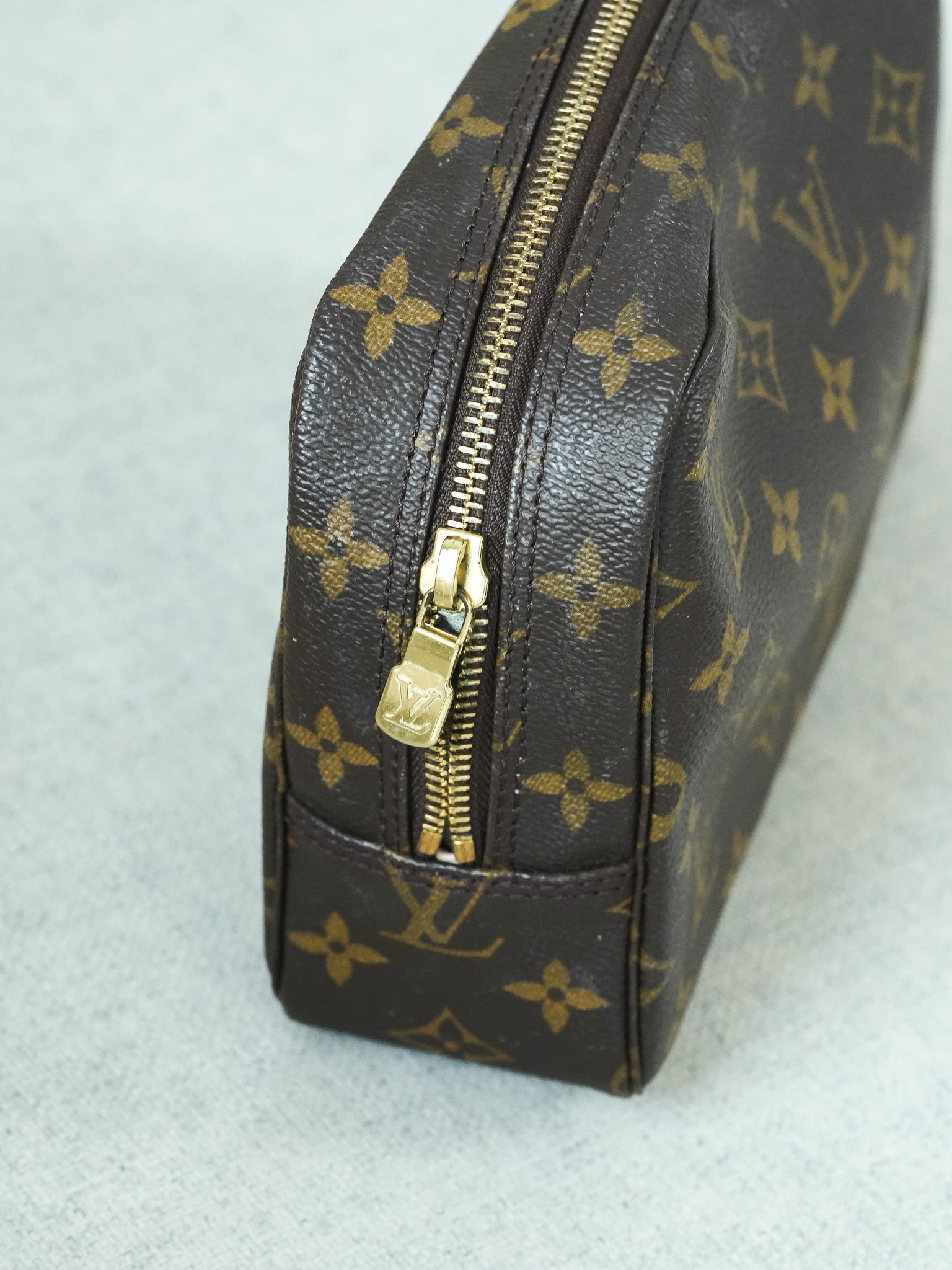 Louis Vuitton Trousse de Toilette 23 Toile Monogram Vintage - Atelier Victor