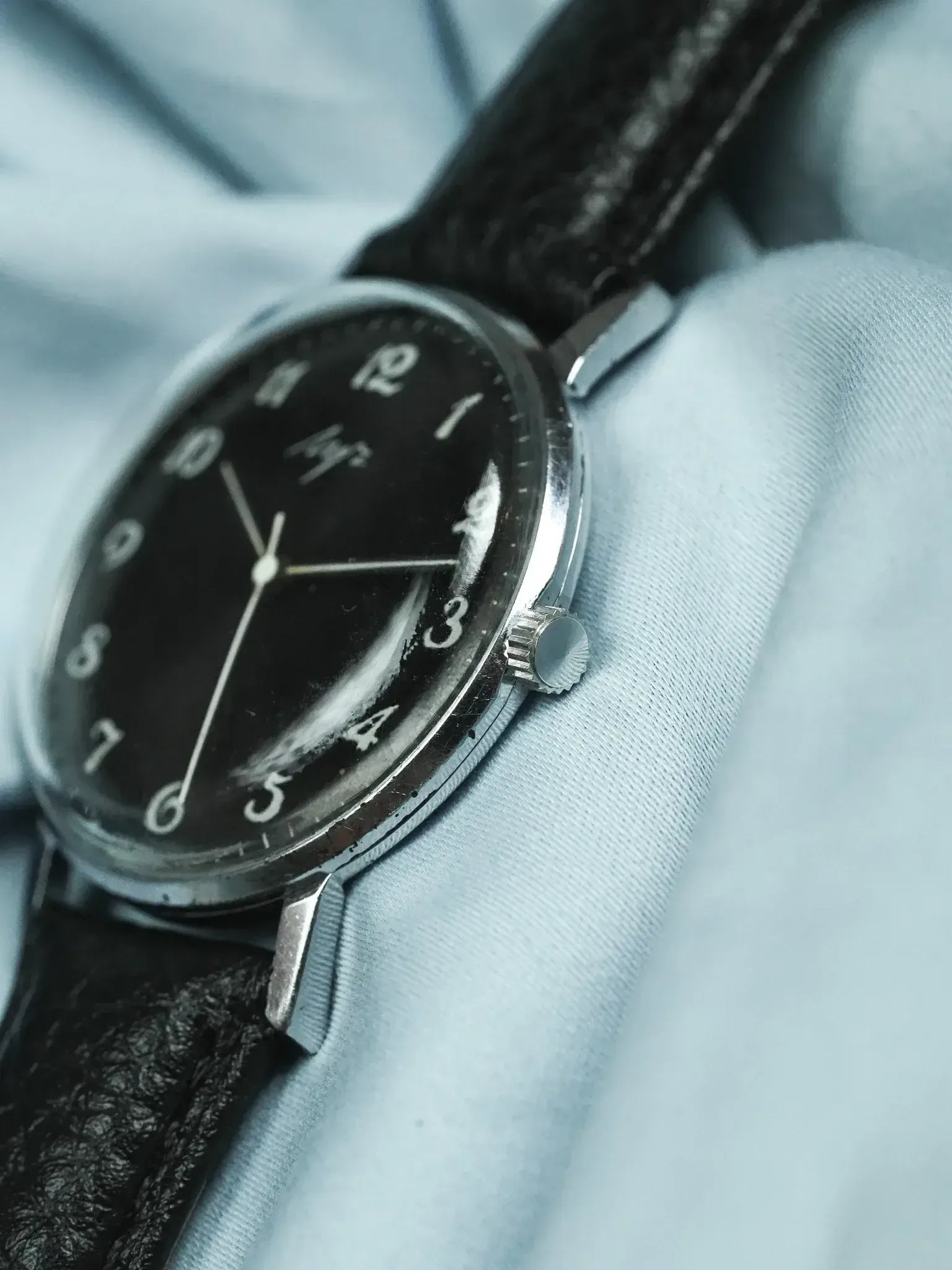 Luch - Schwarzes Zifferblatt Weiße Indizes - 1960s