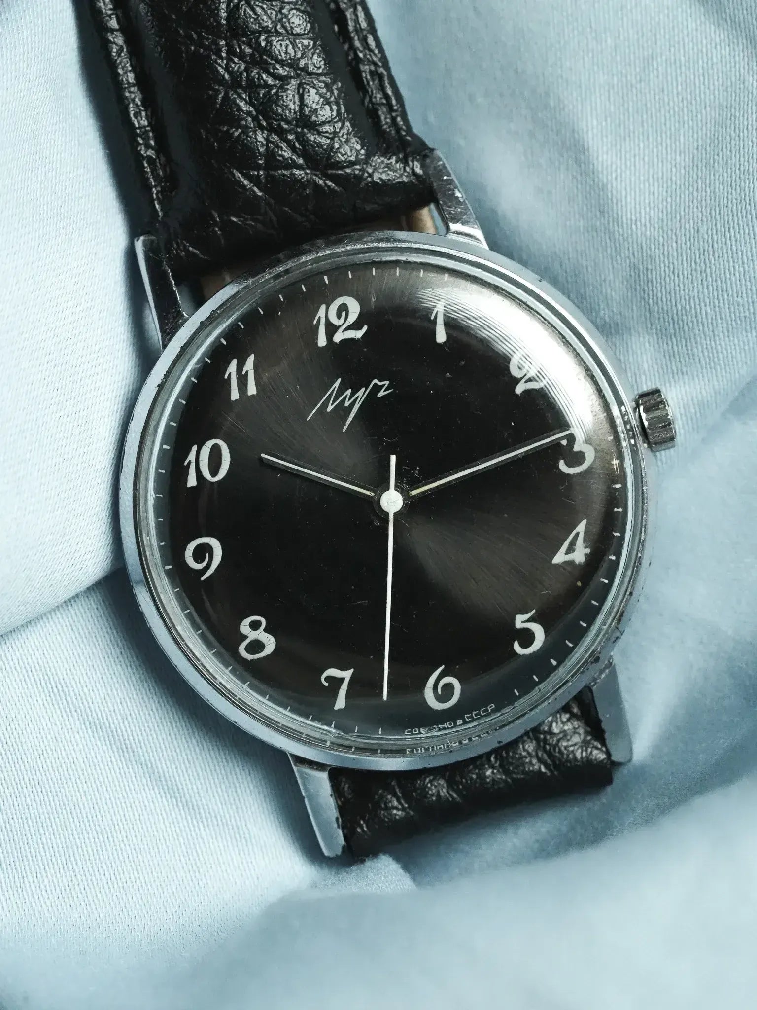 Luch - Schwarzes Zifferblatt Weiße Indizes - 1960s