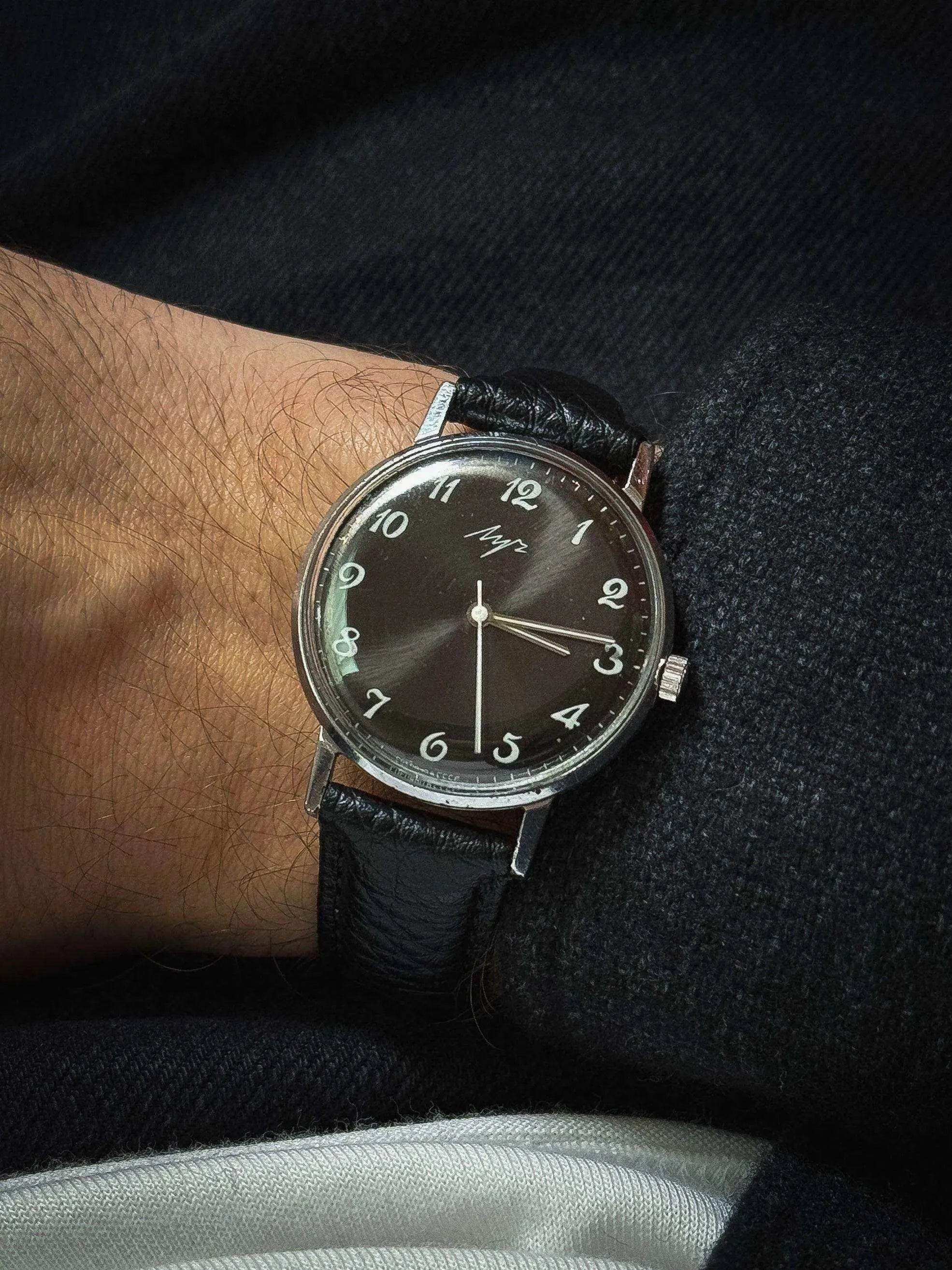 Luch - Cadran noir Index Blanc - 1960s - Atelier Victor Paris - Vintage Watch Shop Dubai