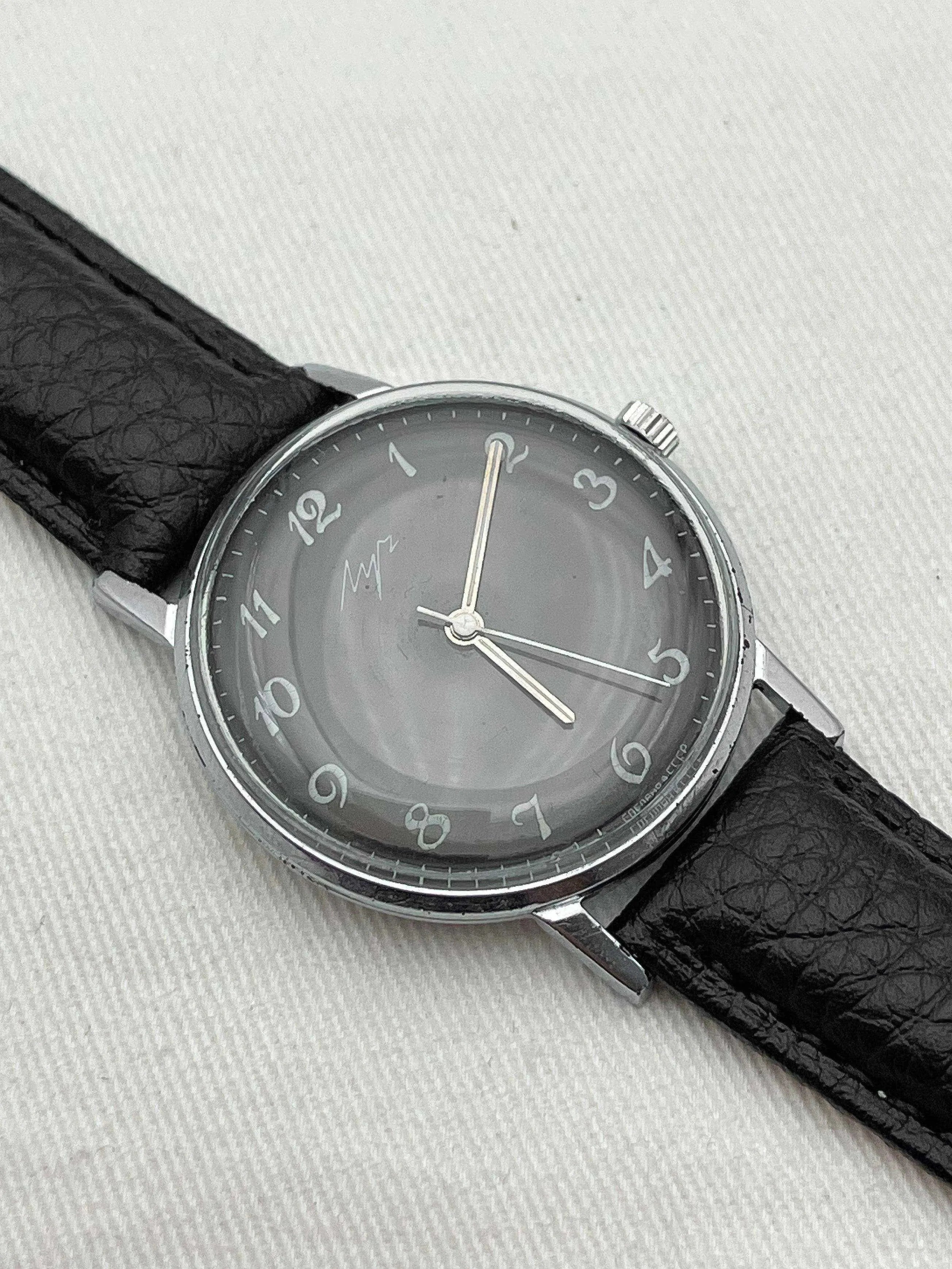 Luch - Cadran noir Index Blanc - 1960s - Atelier Victor Paris - Vintage Watch Shop Dubai
