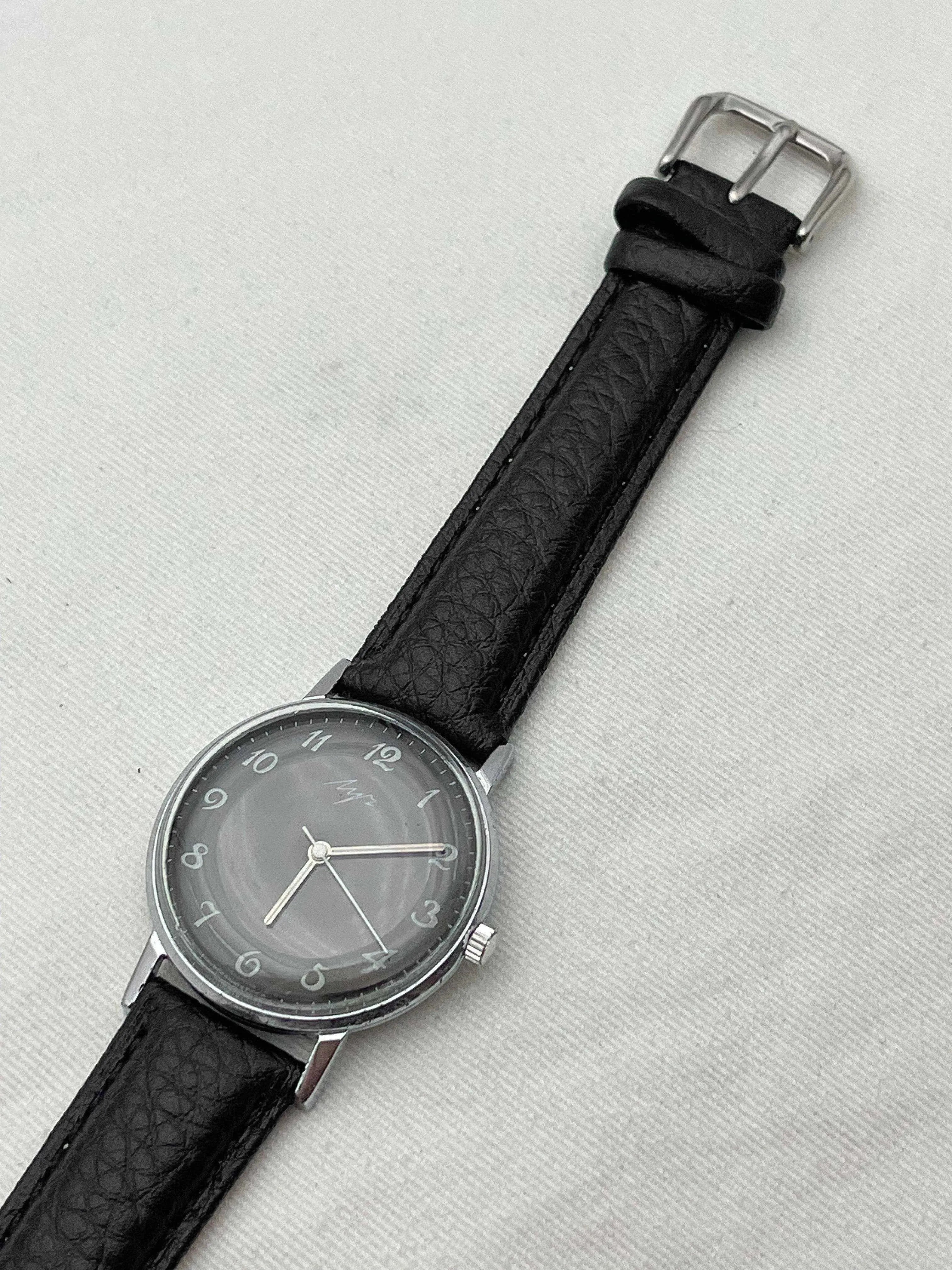 Luch - Cadran noir Index Blanc - 1960s - Atelier Victor Paris - Vintage Watch Shop Dubai