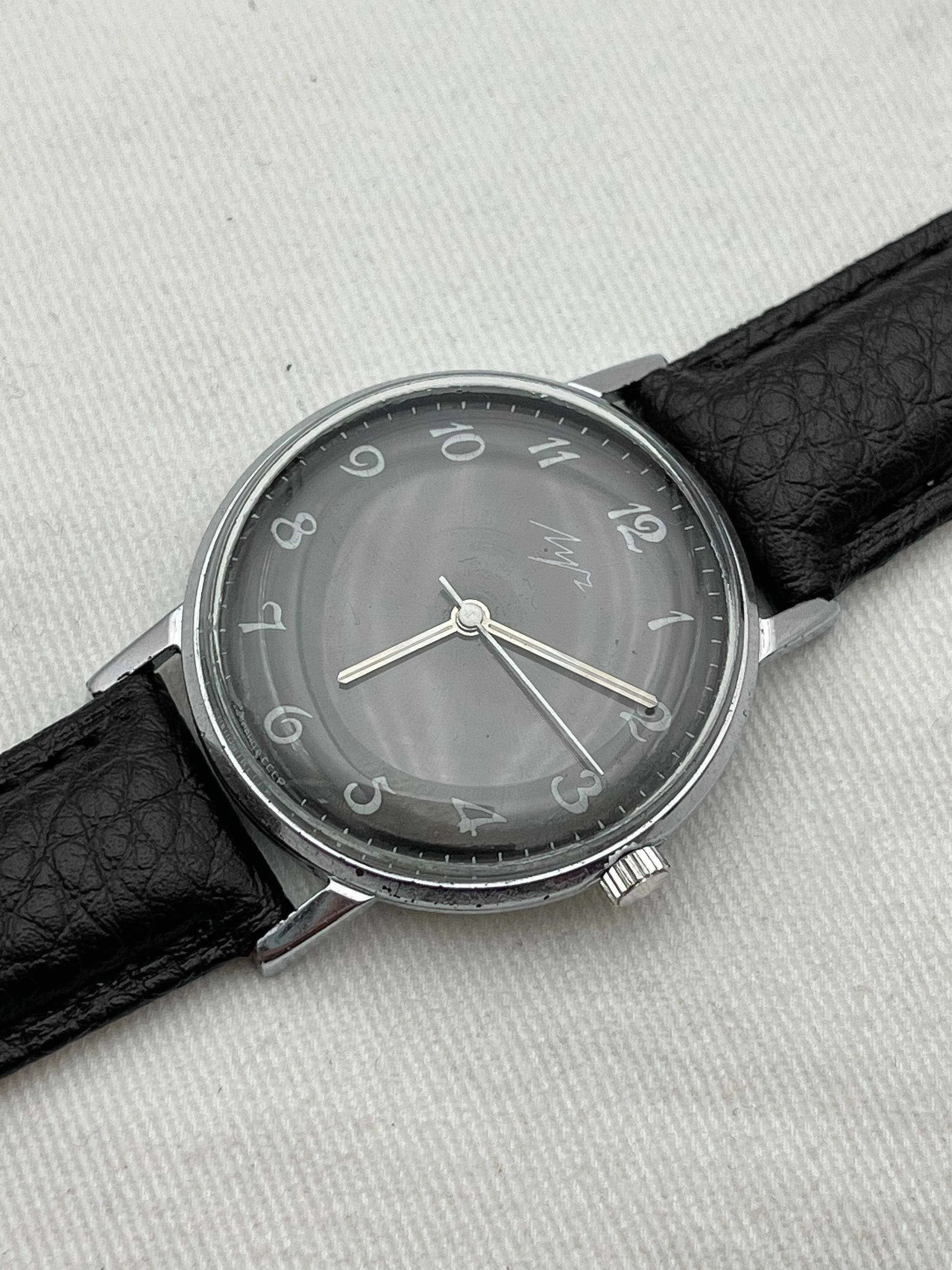 Luch - Cadran noir Index Blanc - 1960s - Atelier Victor Paris - Vintage Watch Shop Dubai