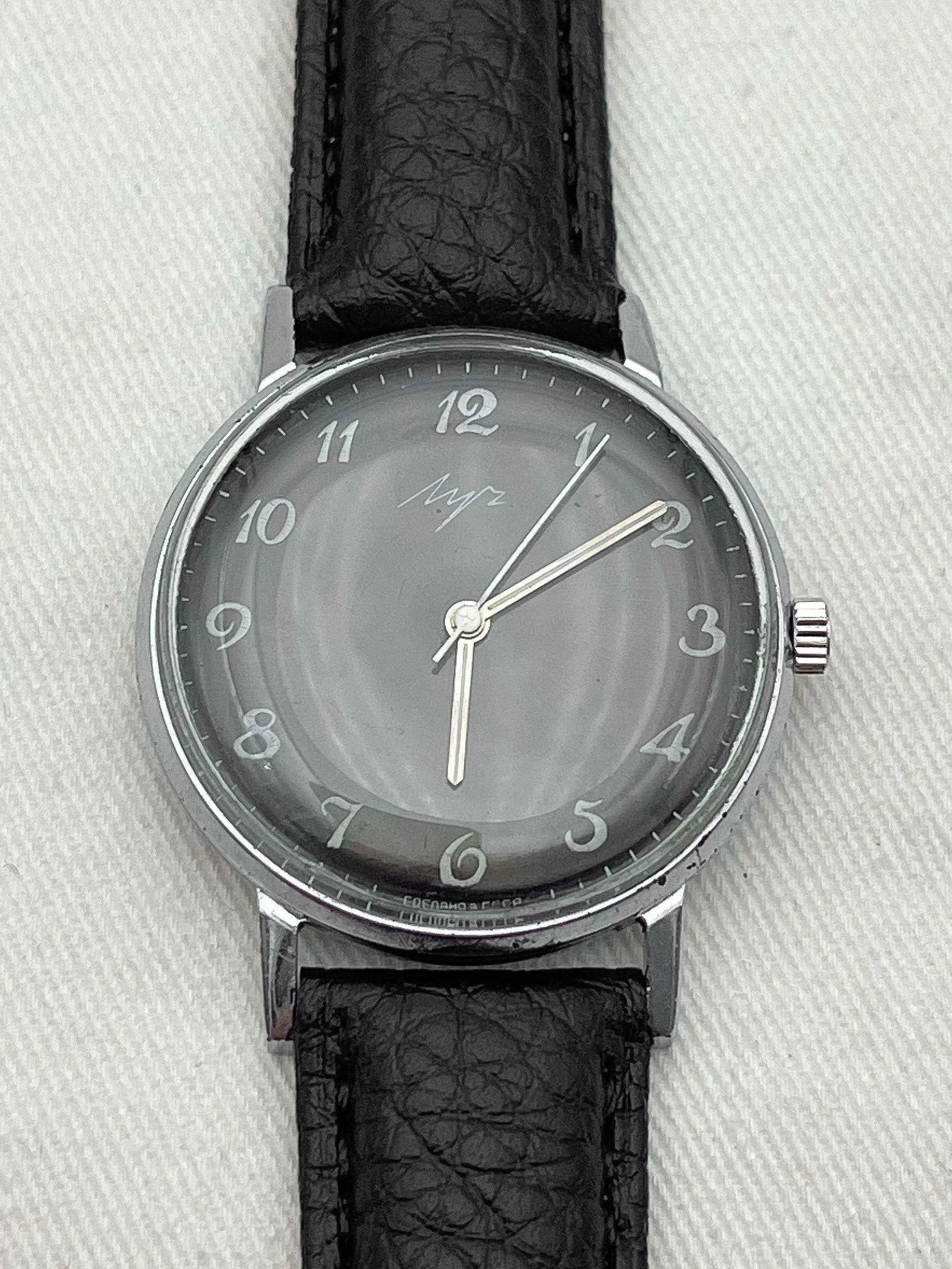 Luch - Cadran noir Index Blanc - 1960s - Atelier Victor Paris - Vintage Watch Shop Dubai