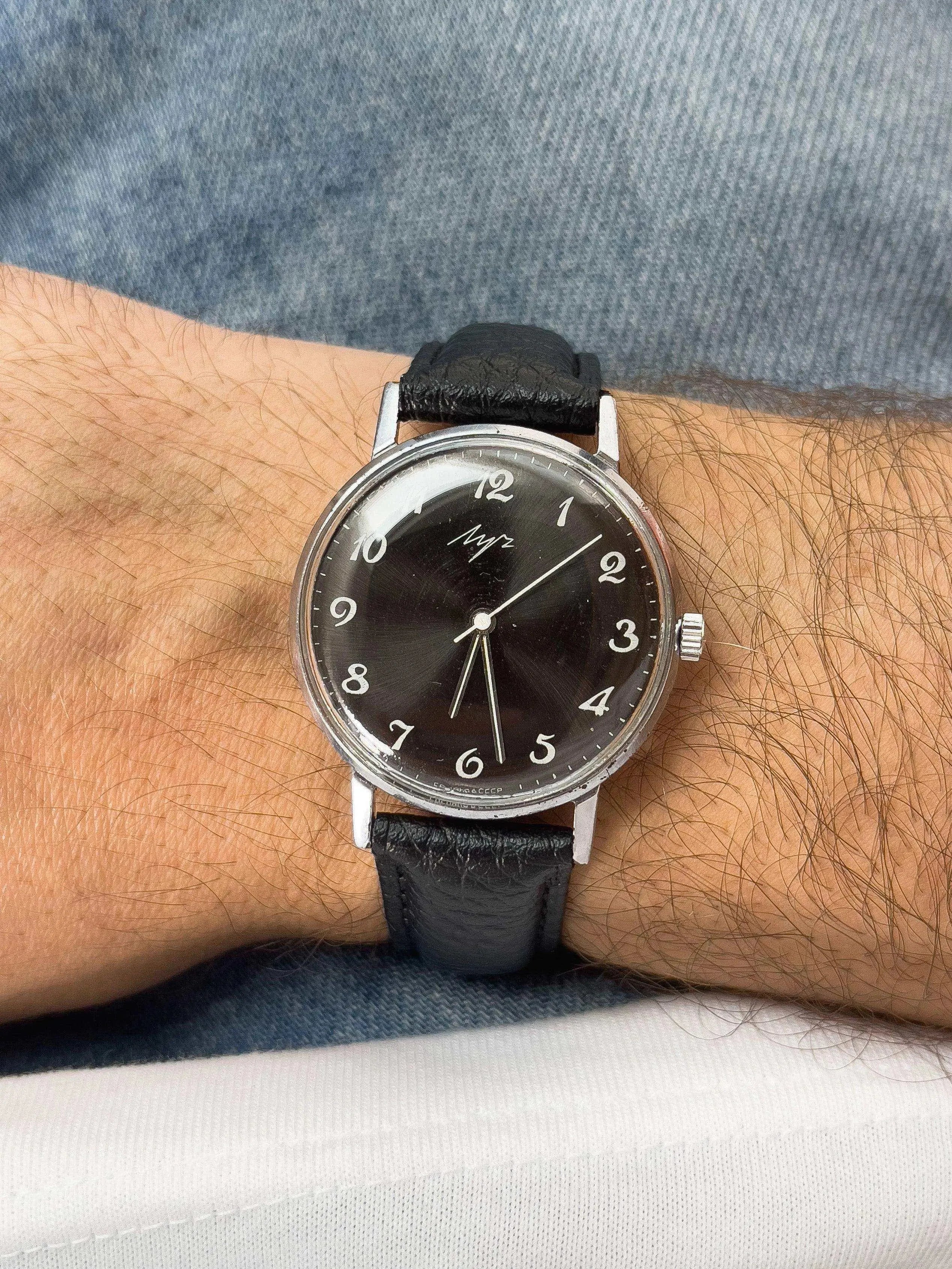Luch - Cadran noir Index Blanc - 1960s - Atelier Victor Paris - Vintage Watch Shop Dubai