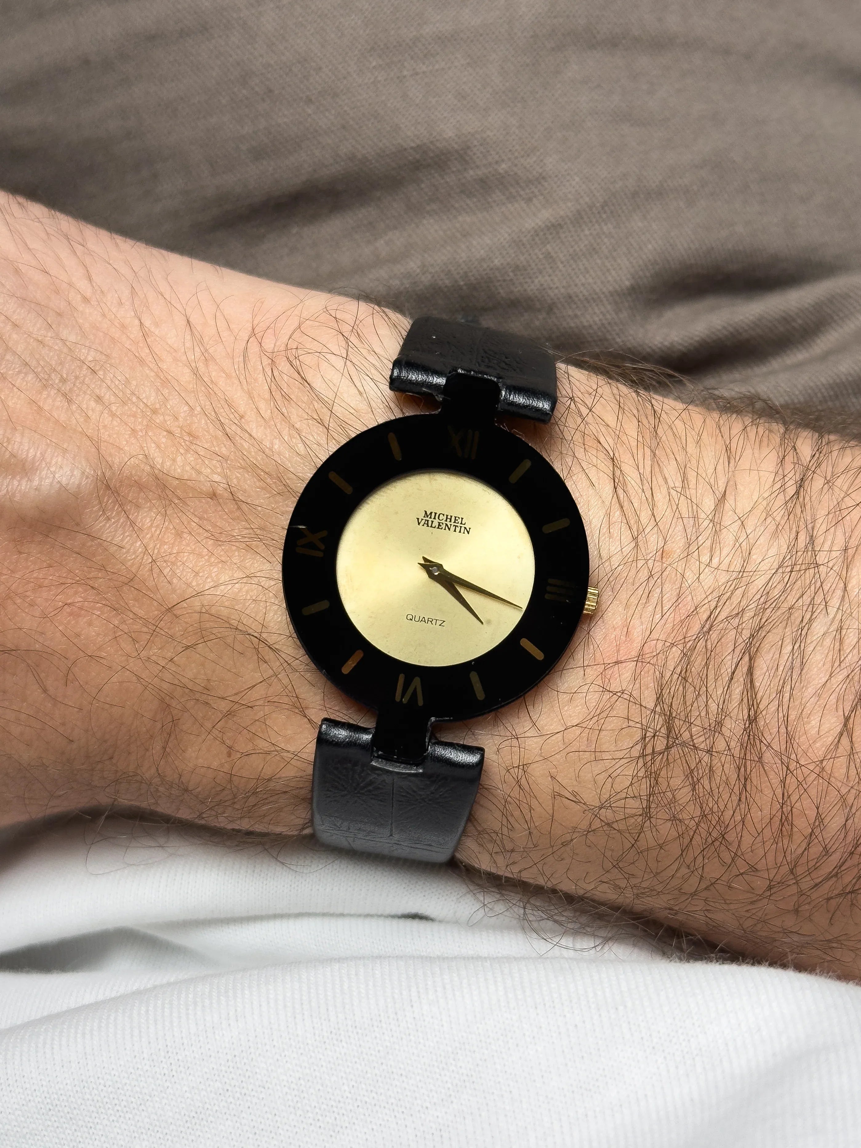 Michel Valentin - Ultra plate Rond Noir Lunette Noir Or - NOS - 1990s - Atelier Victor