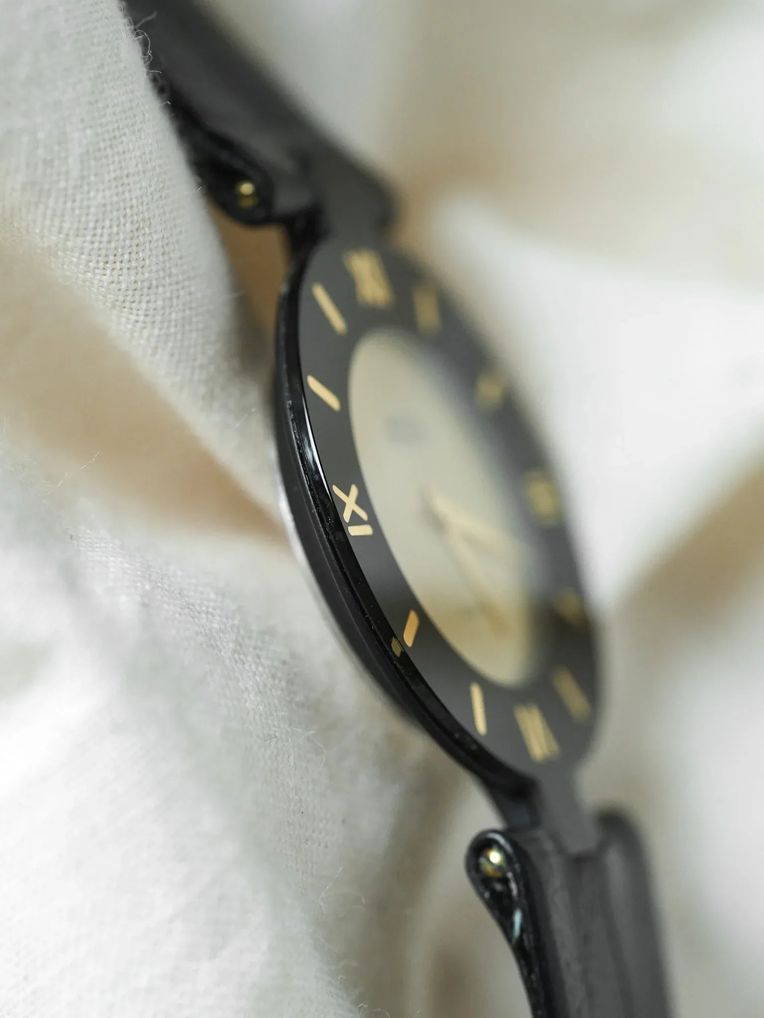 Michel Valentin - Ultra plate Rond Noir Lunette Noir Or - NOS - 1990s - Atelier Victor