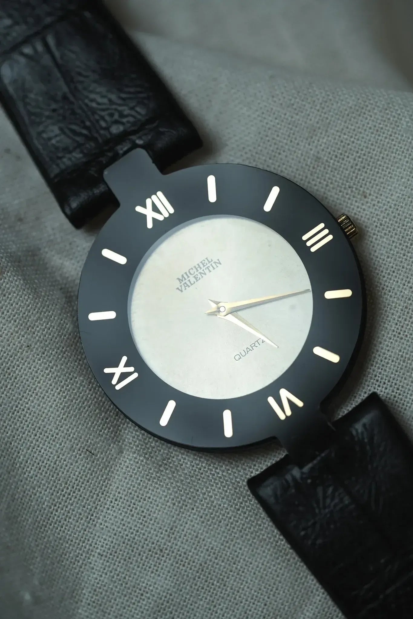 Michel Valentin - Ultra plate Rond Noir Lunette Noir Or - NOS - 1990s - Atelier Victor