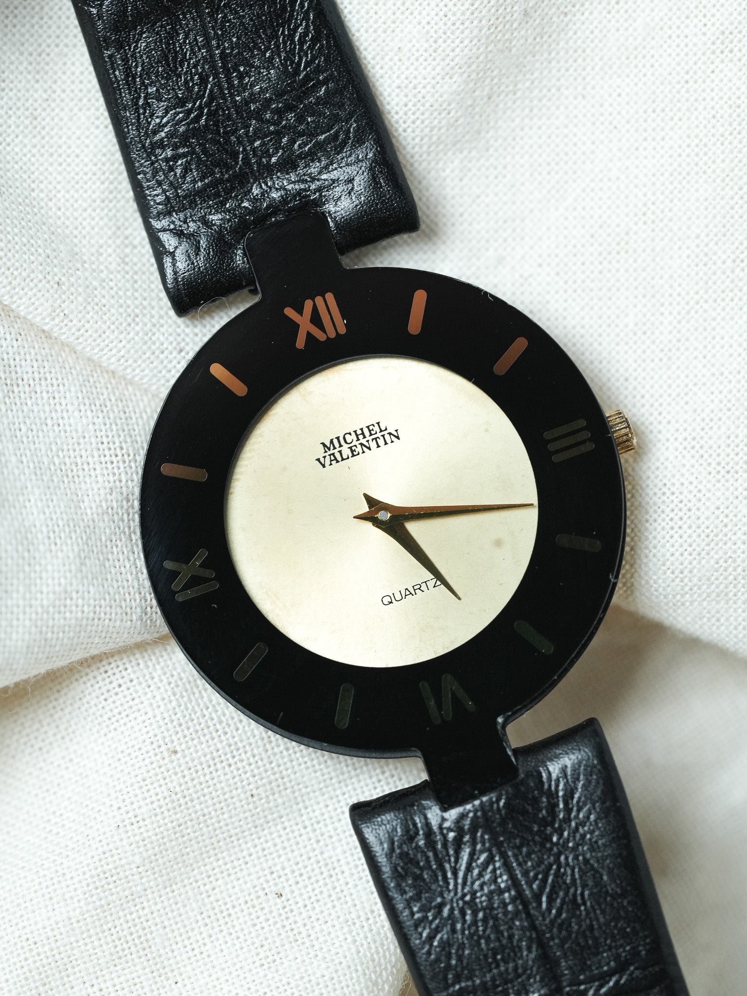 Michel Valentin - Ultra plate Rond Noir Lunette Noir Or - NOS - 1990s - Atelier Victor - Vintage Shop