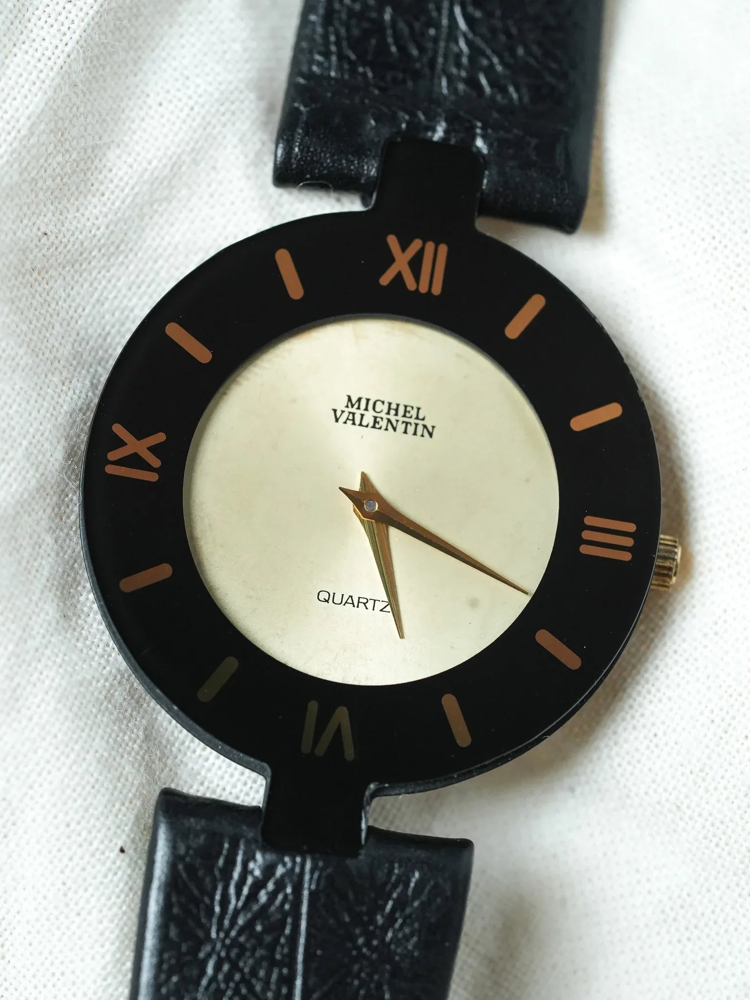 Michel Valentin - Ultra plate Rond Noir Lunette Noir Or - NOS - 1990s - Atelier Victor - Vintage Shop