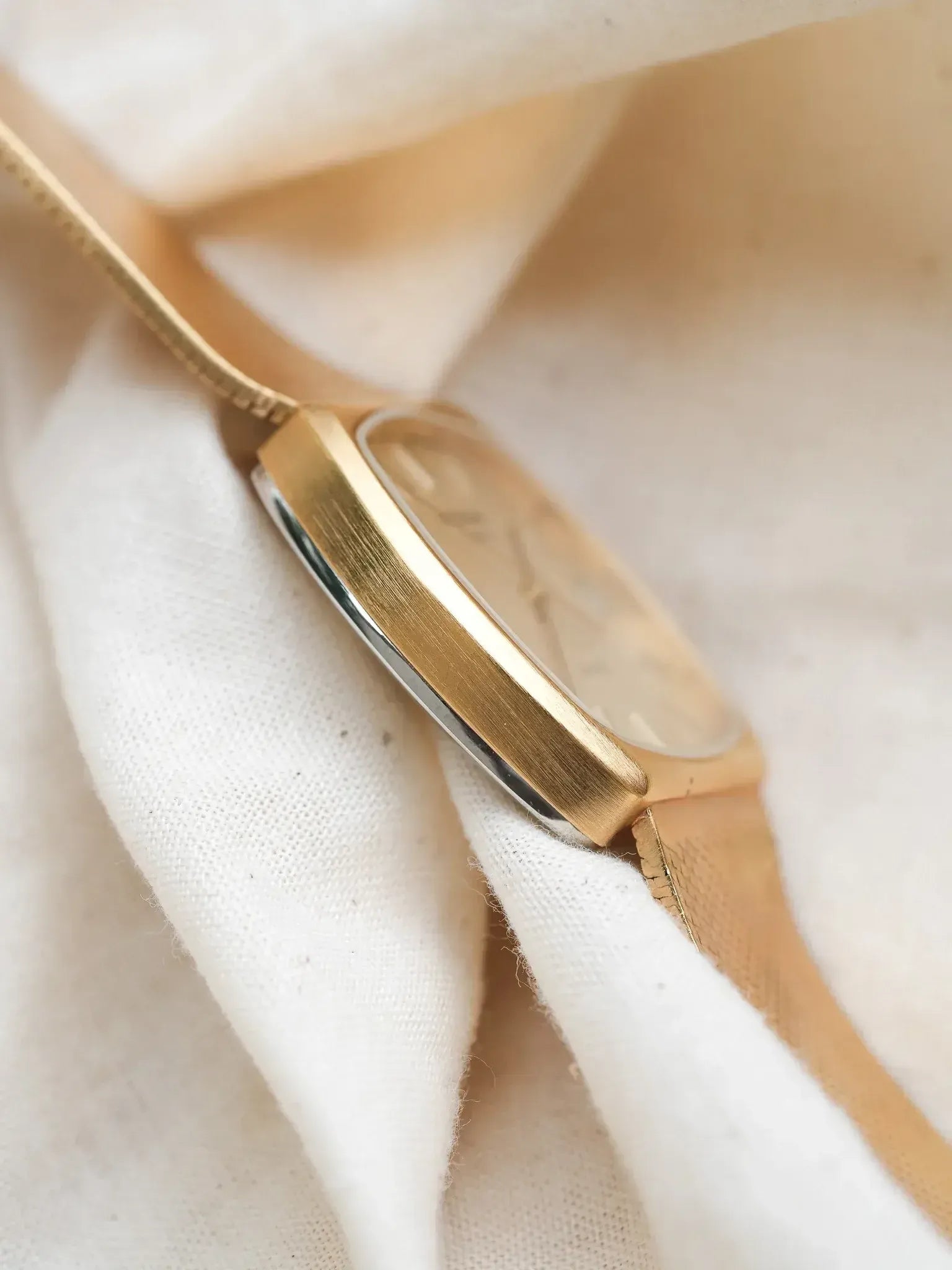 Microma Swiss - Bracelet intégré or date - NOS - 1980s - Atelier Victor