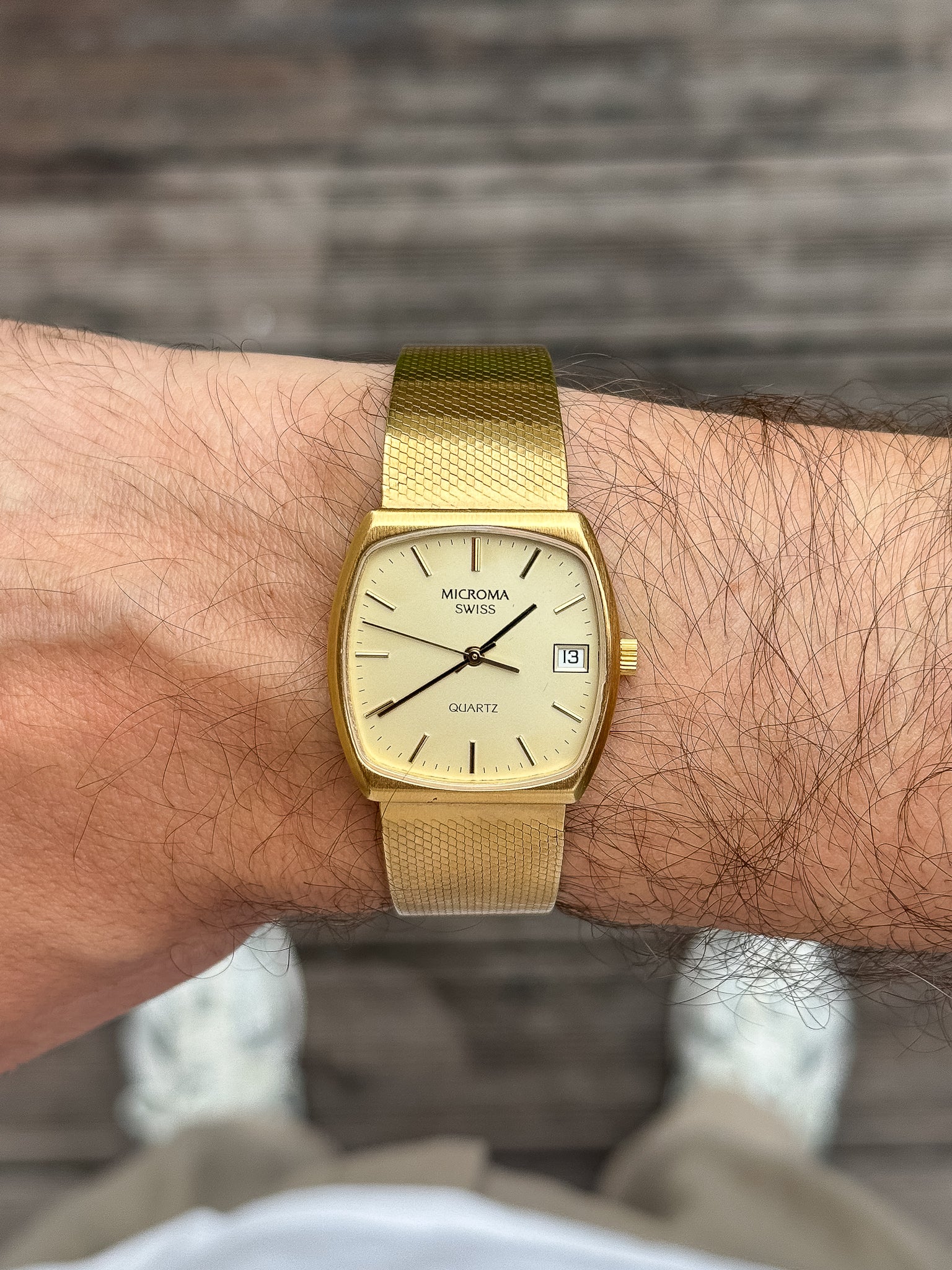 Microma Swiss - Bracelet intégré or date - NOS - 1980s - Atelier Victor - Vintage Shop