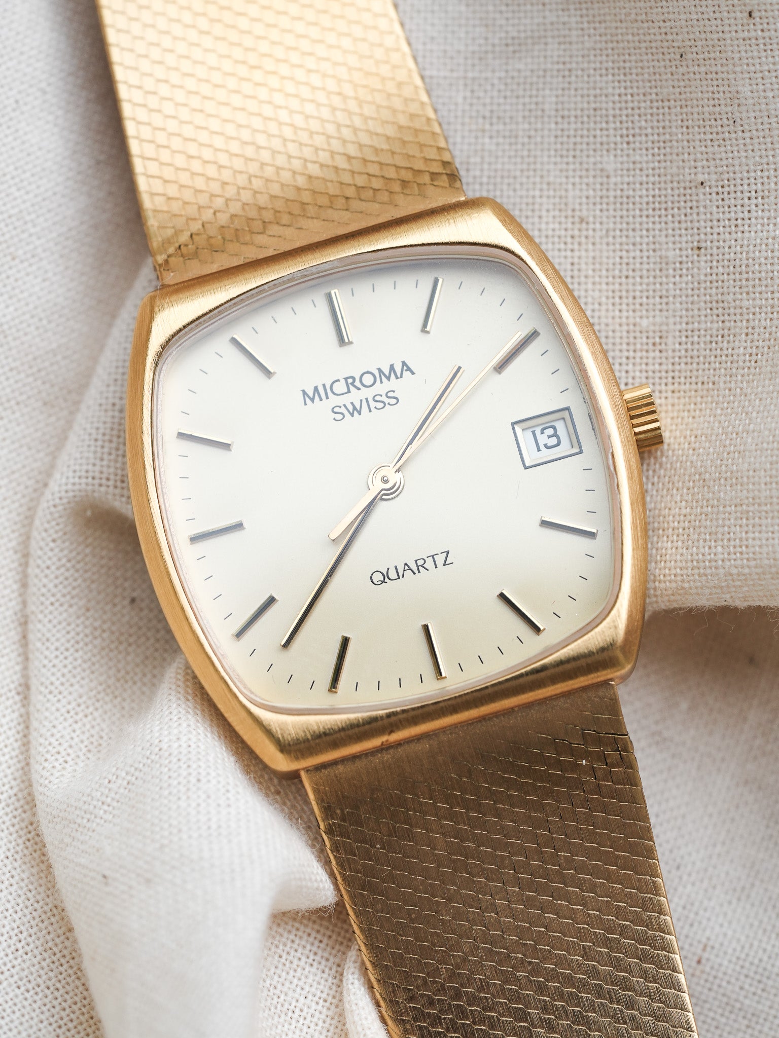 Microma Swiss - Bracelet intégré or date - NOS - 1980s - Atelier Victor - Vintage Shop