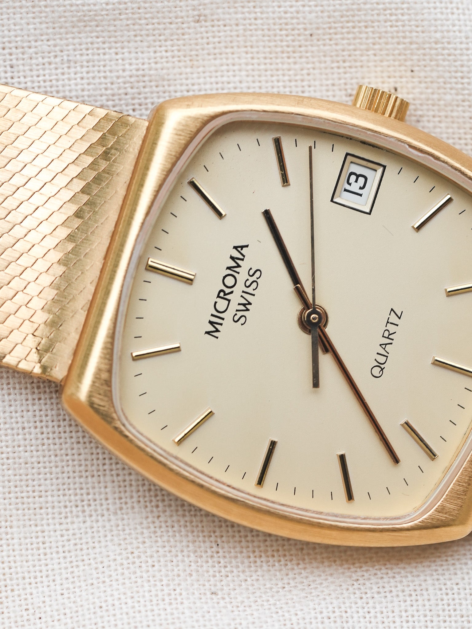 Microma Swiss - Bracelet intégré or date - NOS - 1980s - Atelier Victor - Vintage Shop