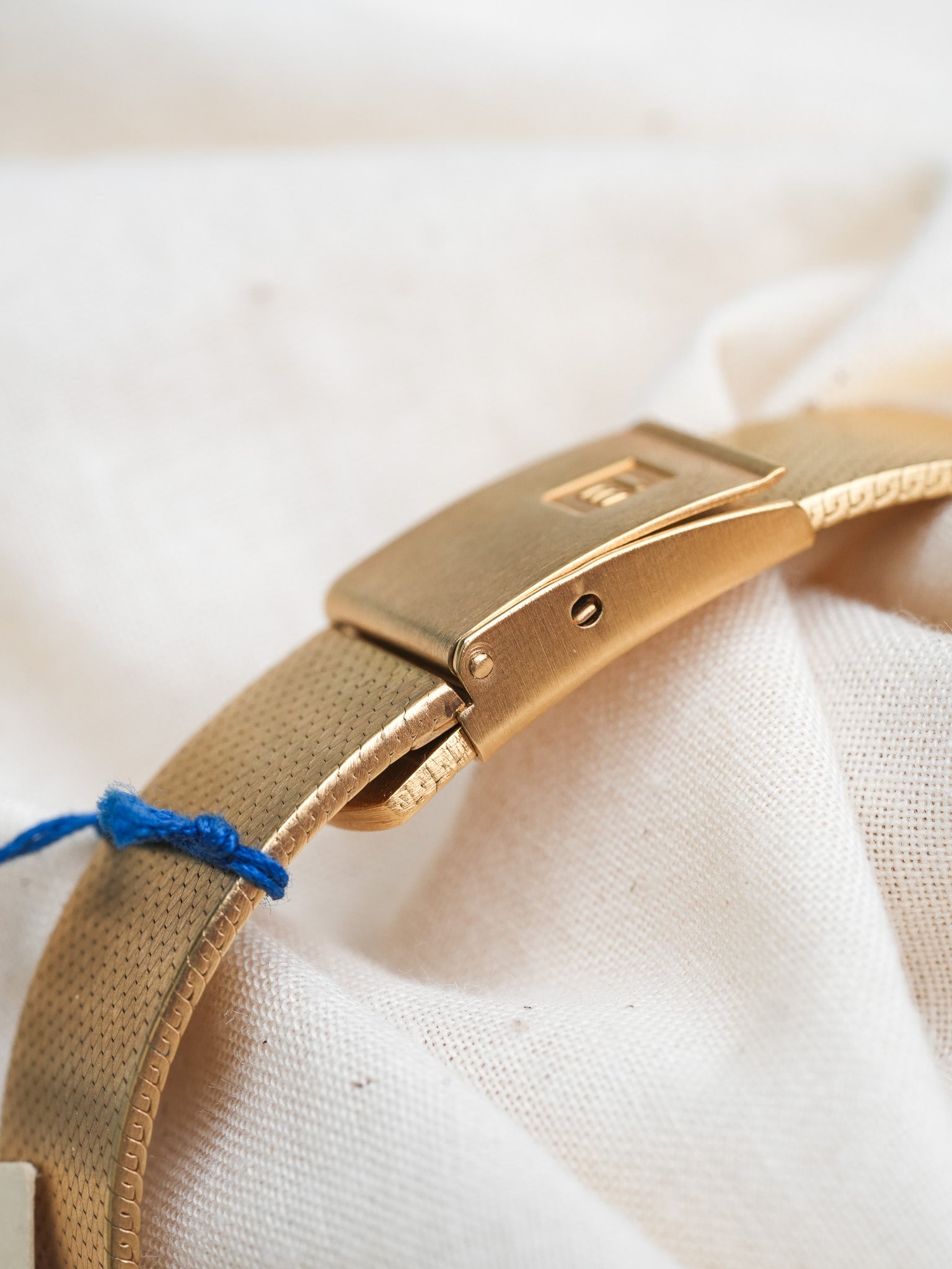 Microma Swiss - Bracelet intégré or date - NOS - 1980s - Atelier Victor - Vintage Shop