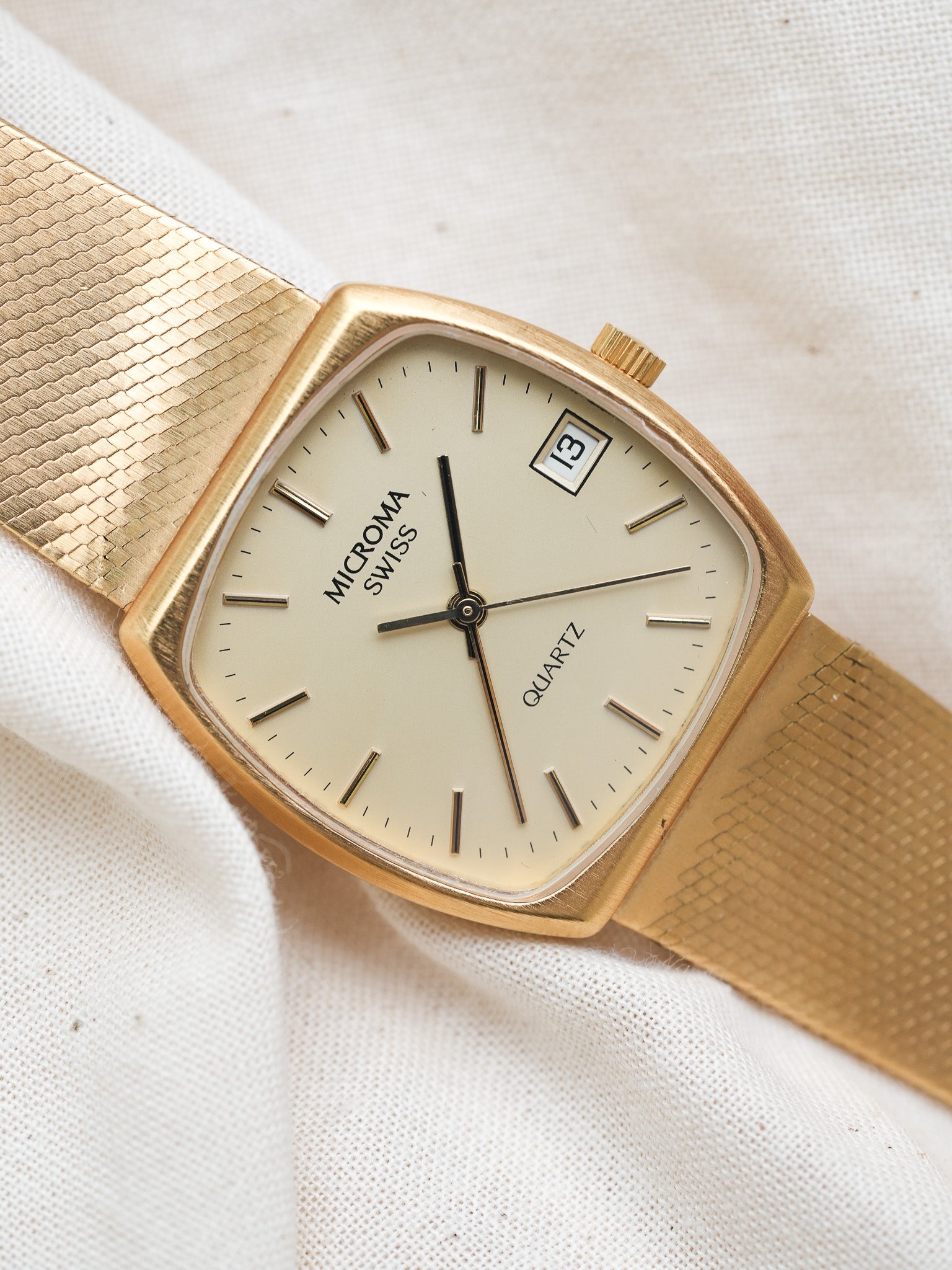 Microma Swiss - Bracelet intégré or date - NOS - 1980s - Atelier Victor - Vintage Shop