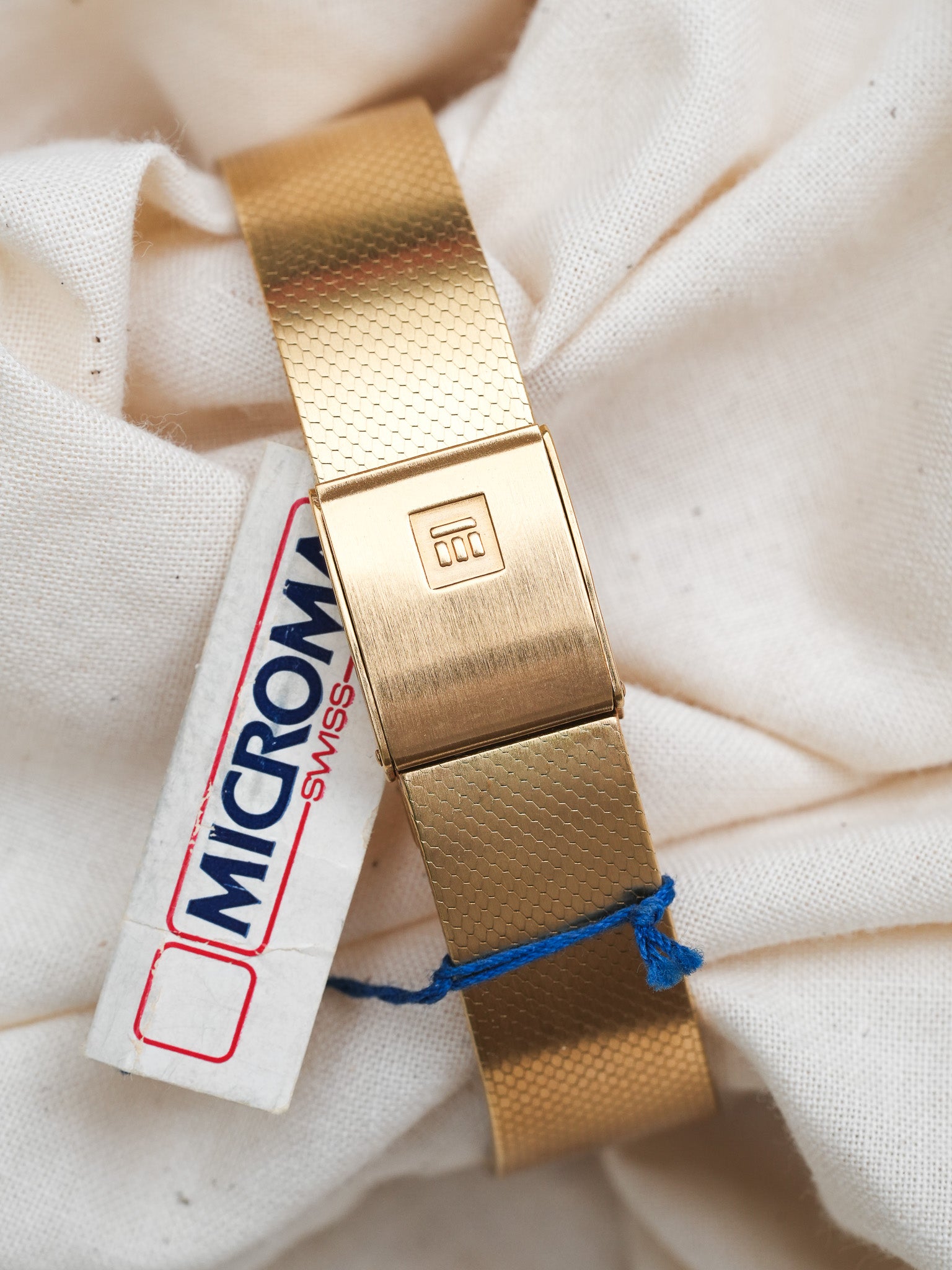 Microma Swiss - Bracelet intégré or date - NOS - 1980s - Atelier Victor - Vintage Shop