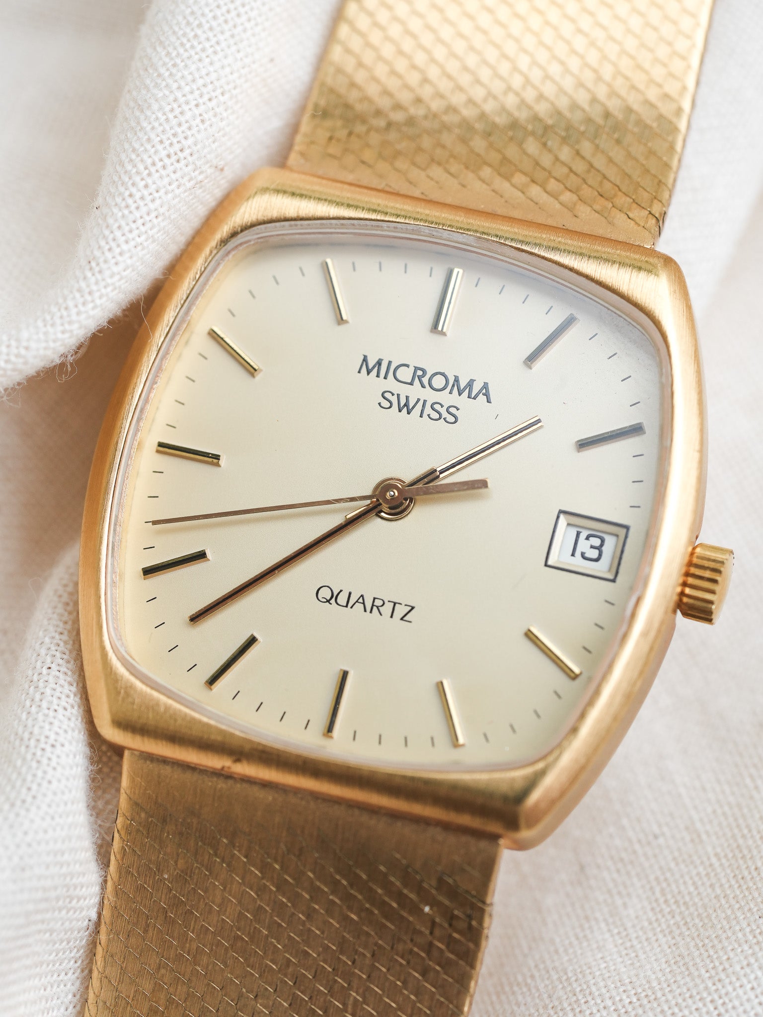 Microma Swiss - Bracelet intégré or date - NOS - 1980s - Atelier Victor - Vintage Shop