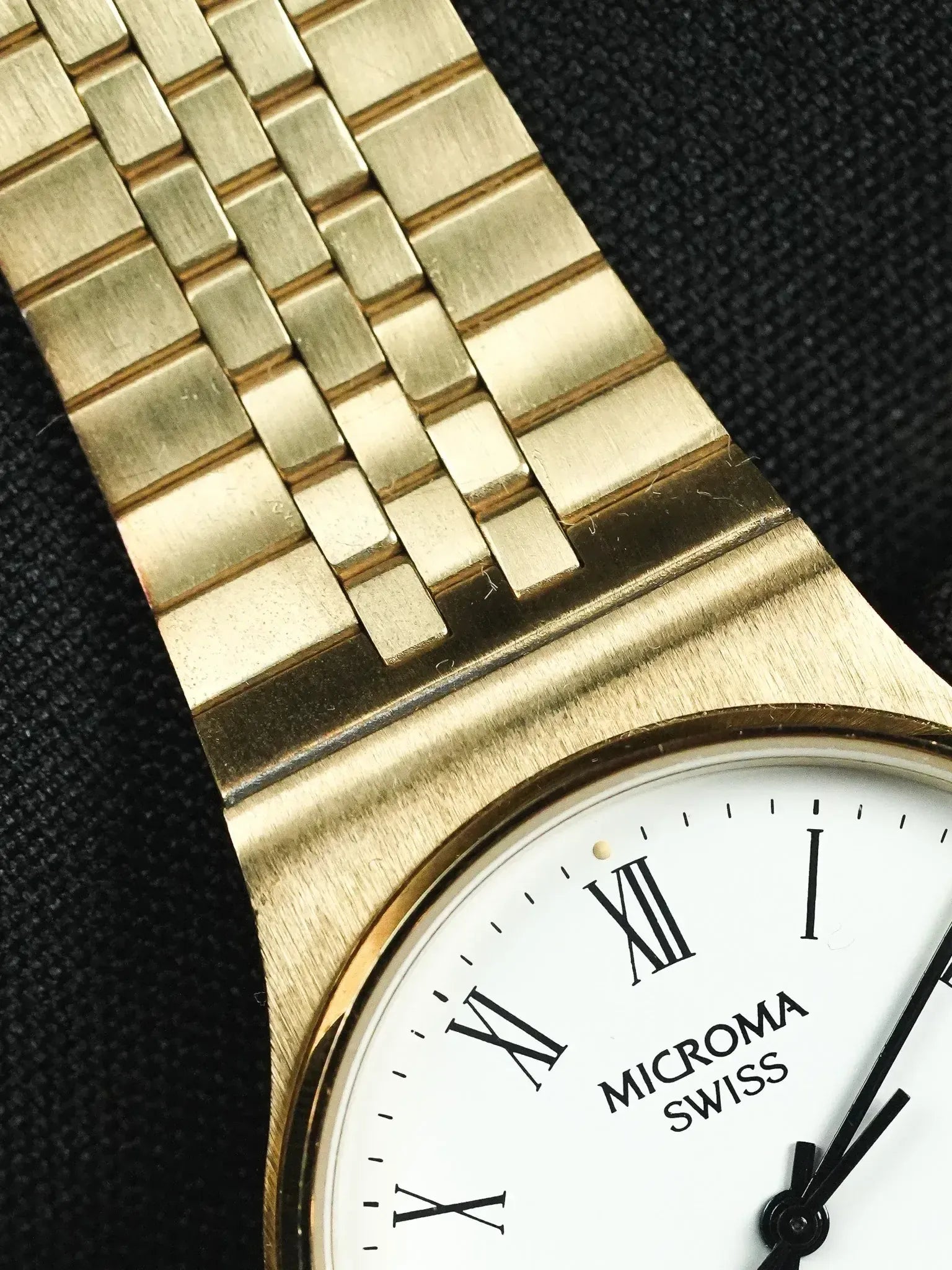 Microma Swiss - Romain Blanc Bracelet intégré plaqué or - Neuve de stock - 1990s - Atelier Victor