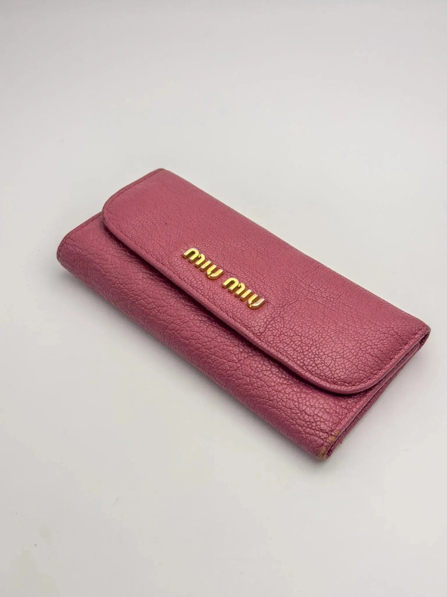 Miu Miu - Multiclés Cuir Rose - Atelier Victor Paris - Vintage Watch Shop Dubai