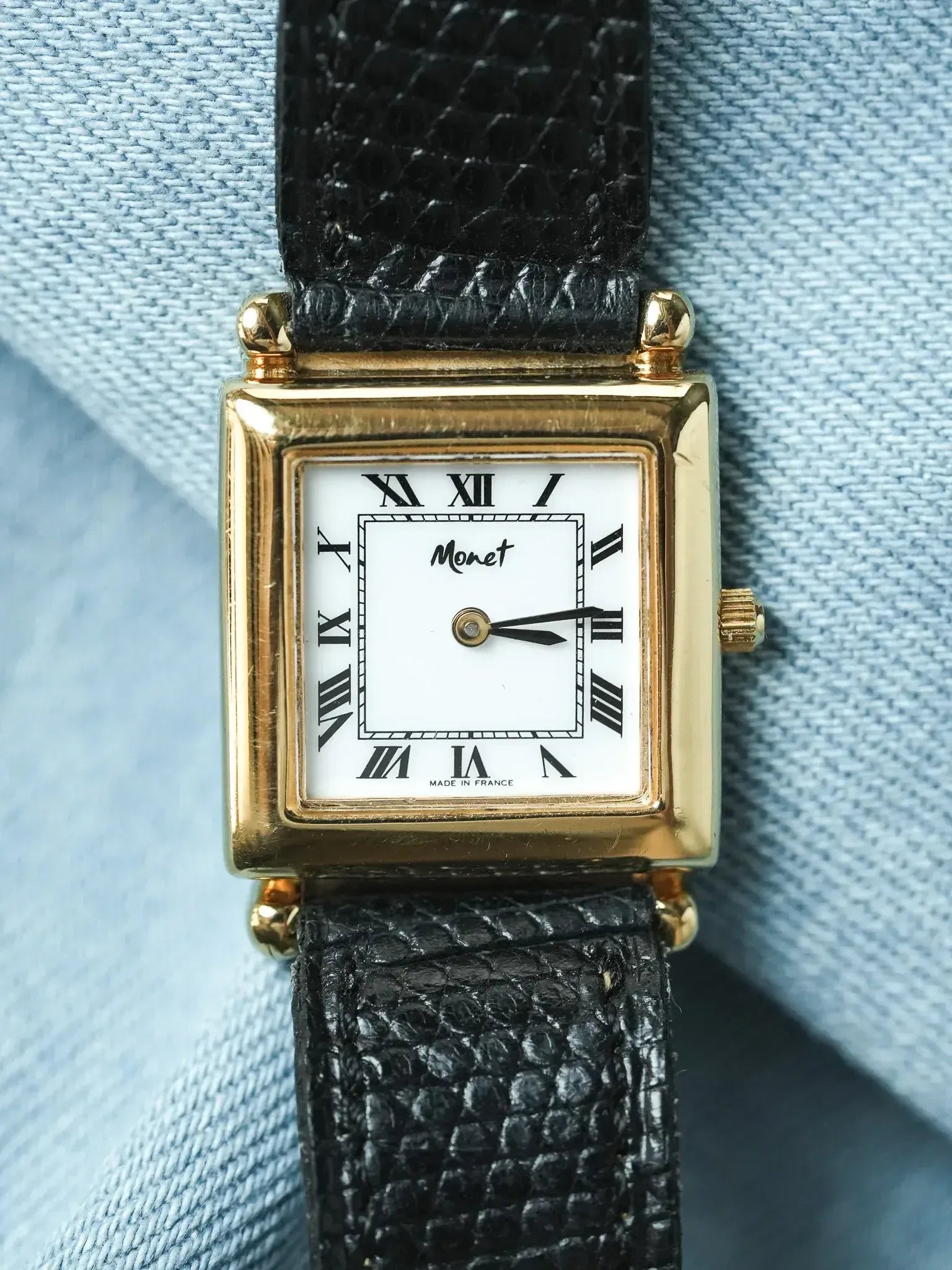 Monet - Tank Style "Obus" Chiffre Romain Quartz - 2000s - Atelier Victor