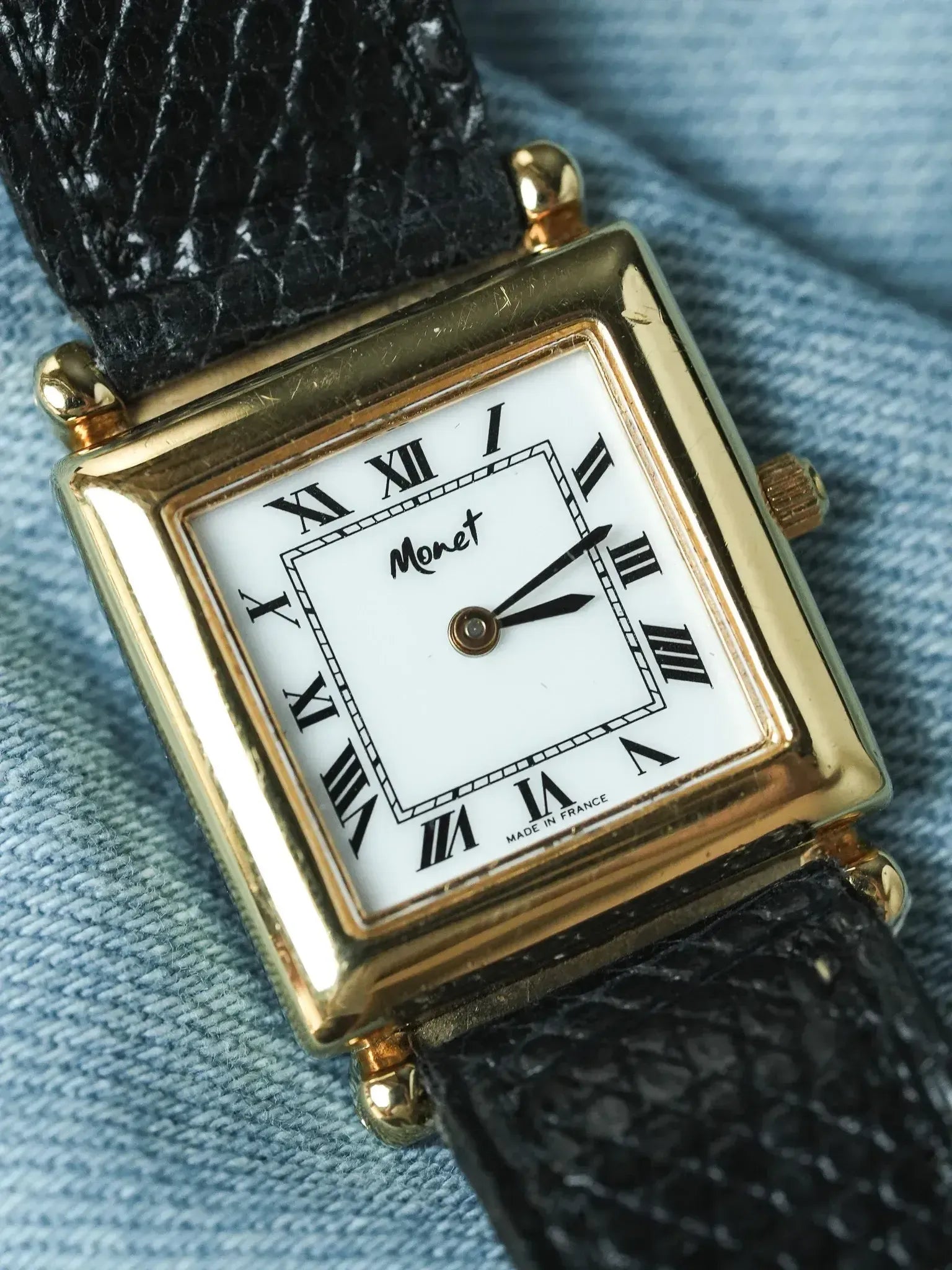 Monet - Tank Style "Obus" Chiffre Romain Quartz - 2000s - Atelier Victor
