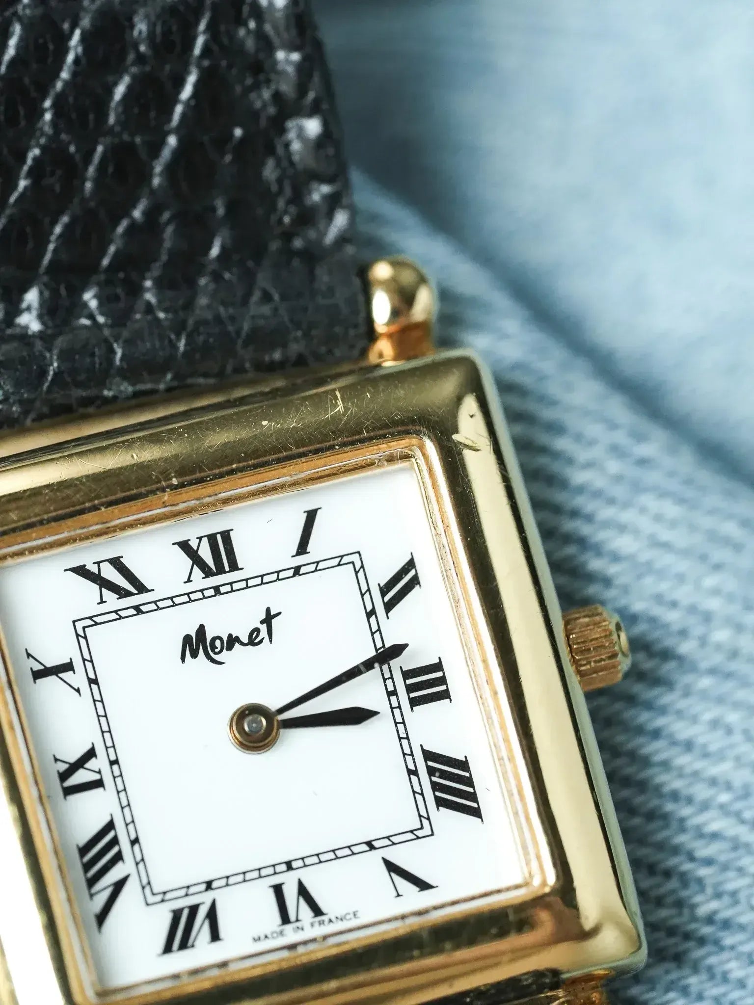 Monet - Tank Style "Obus" Chiffre Romain Quartz - 2000s - Atelier Victor