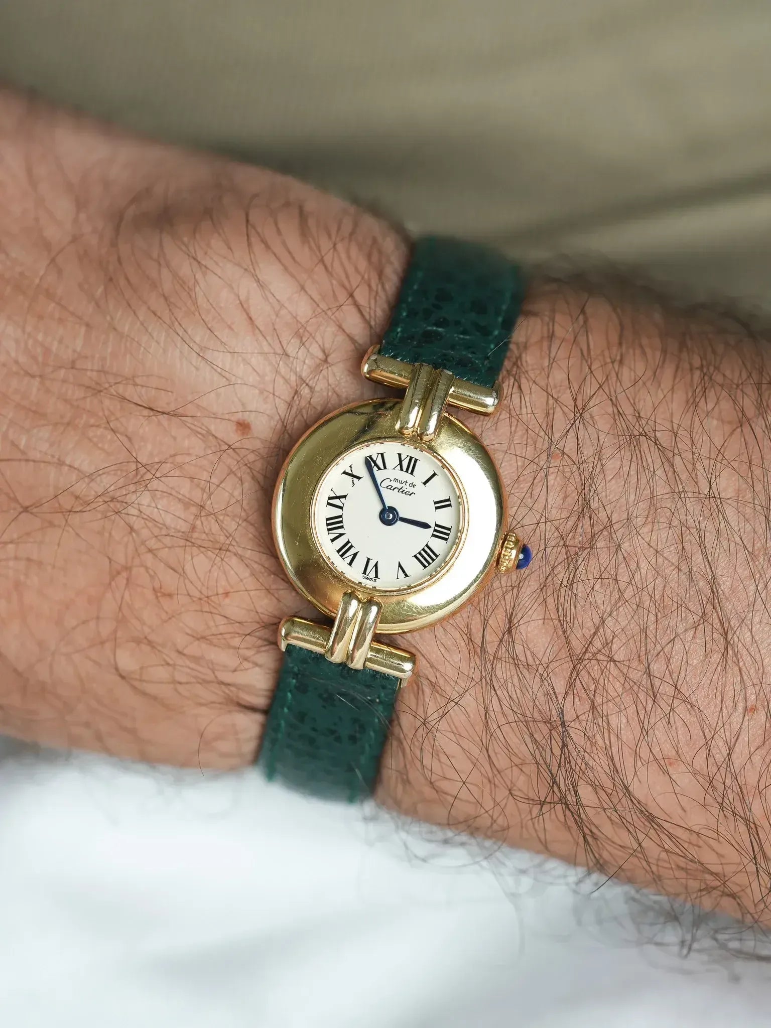 显示 Cartier Must 斗兽场紫红色 (1995) – 全套 & 绿色手链