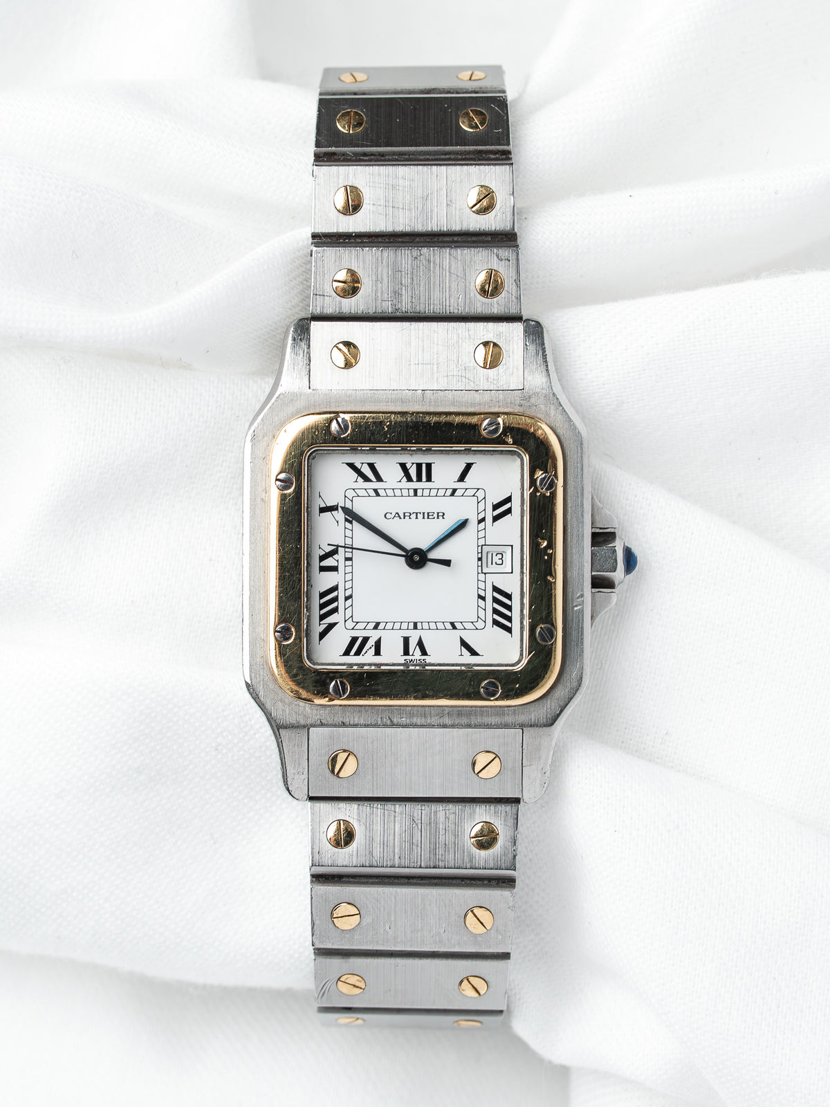 Cadran et lunette en lumière rasante - Montre Cartier Santos Carrée 2961 Vintage - Atelier Victor