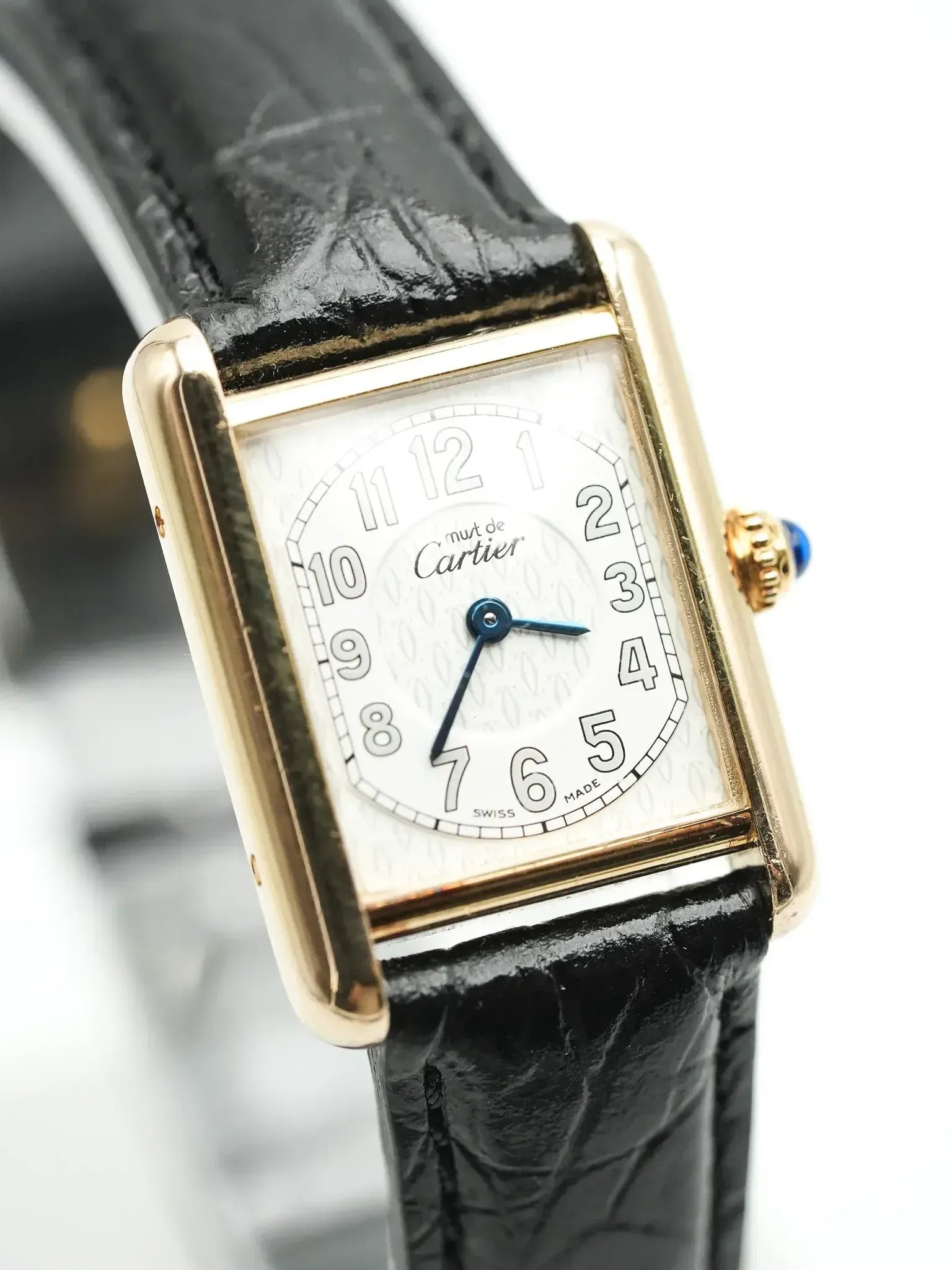 Montre Cartier Tank Must SM Vintage - Vermeil Chiffres Arabes (Années 1990) - Atelier Victor