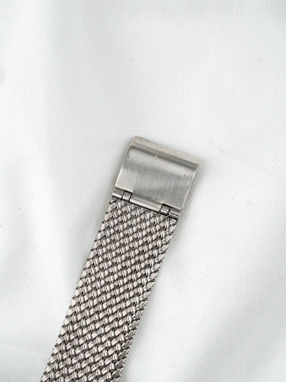 Profilo della cassa placcata platino - Charles Vögele CV-7357 Orologio - Atelier Victor