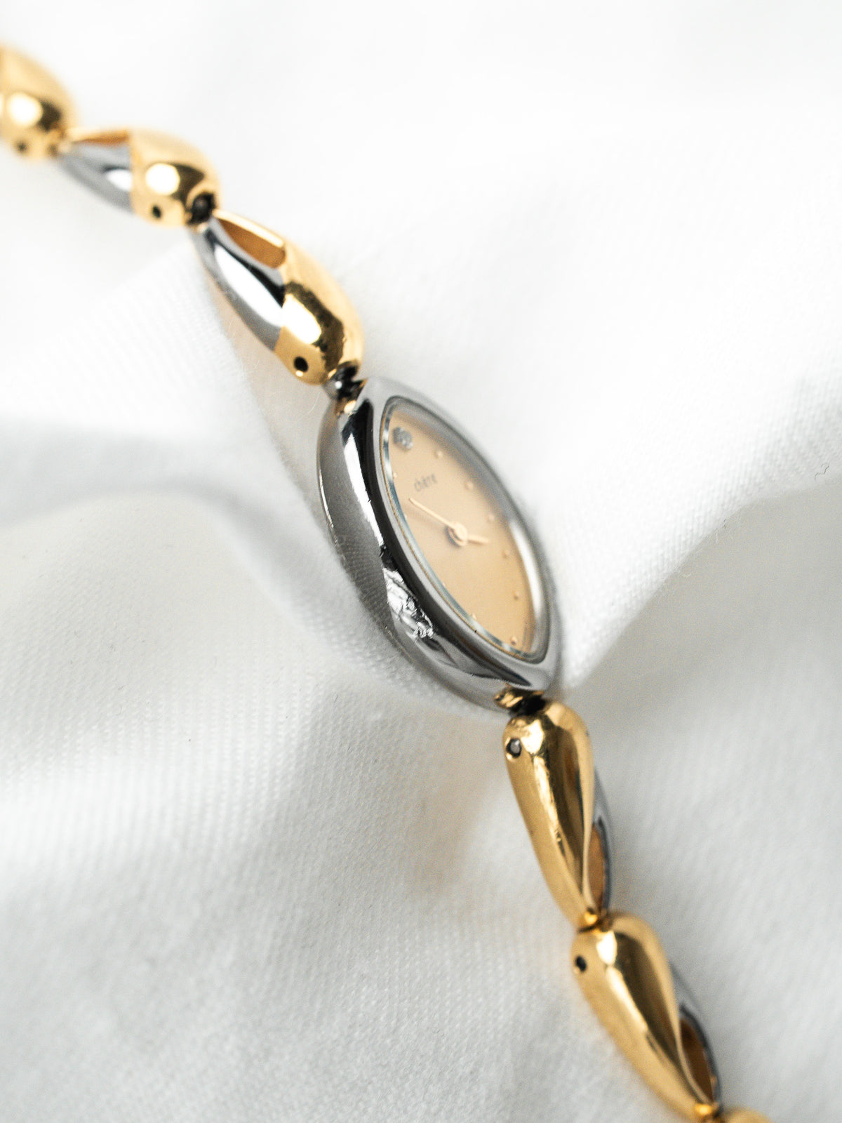 Citizen Watch 昂贵 — 双色椭圆鸡尾酒款 镶嵌宝石 (1996)