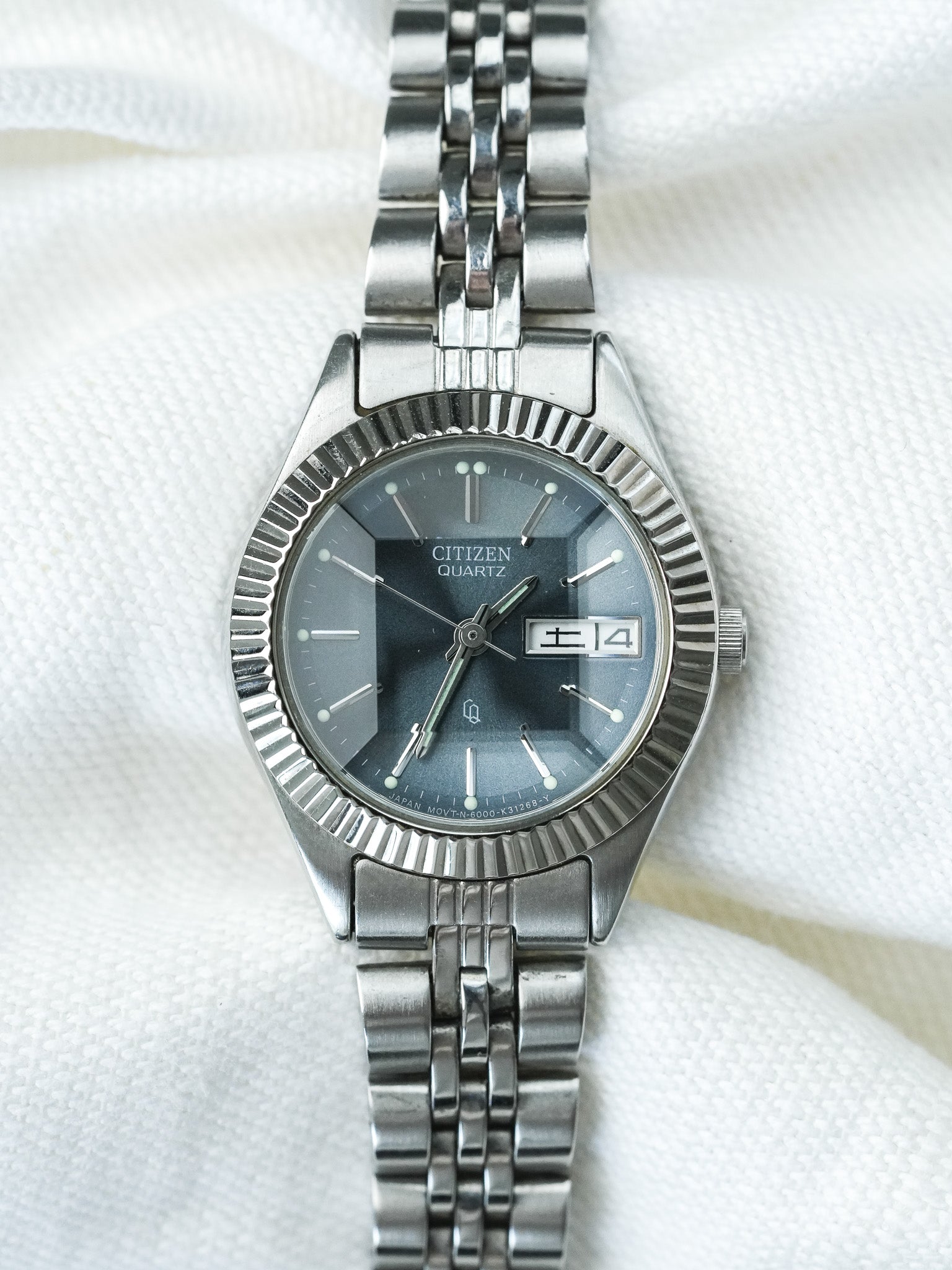 Orologio Citizen Daydate Facette 6000-K09338 in acciaio 26 mm 1980 vintage