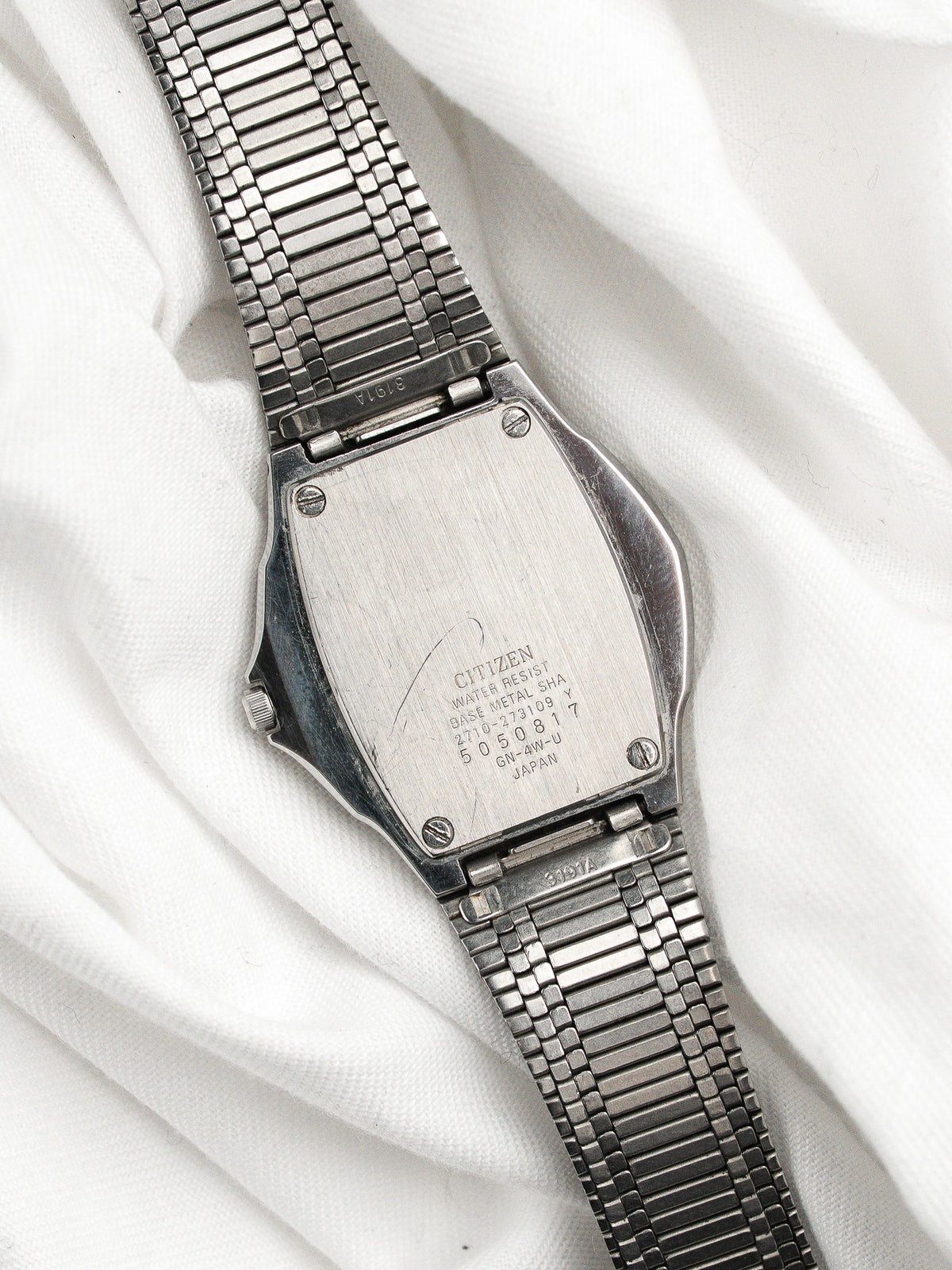 Fondo de caja de acero y brazalete - Reloj Citizen Eagle 2710 - Atelier Victor
