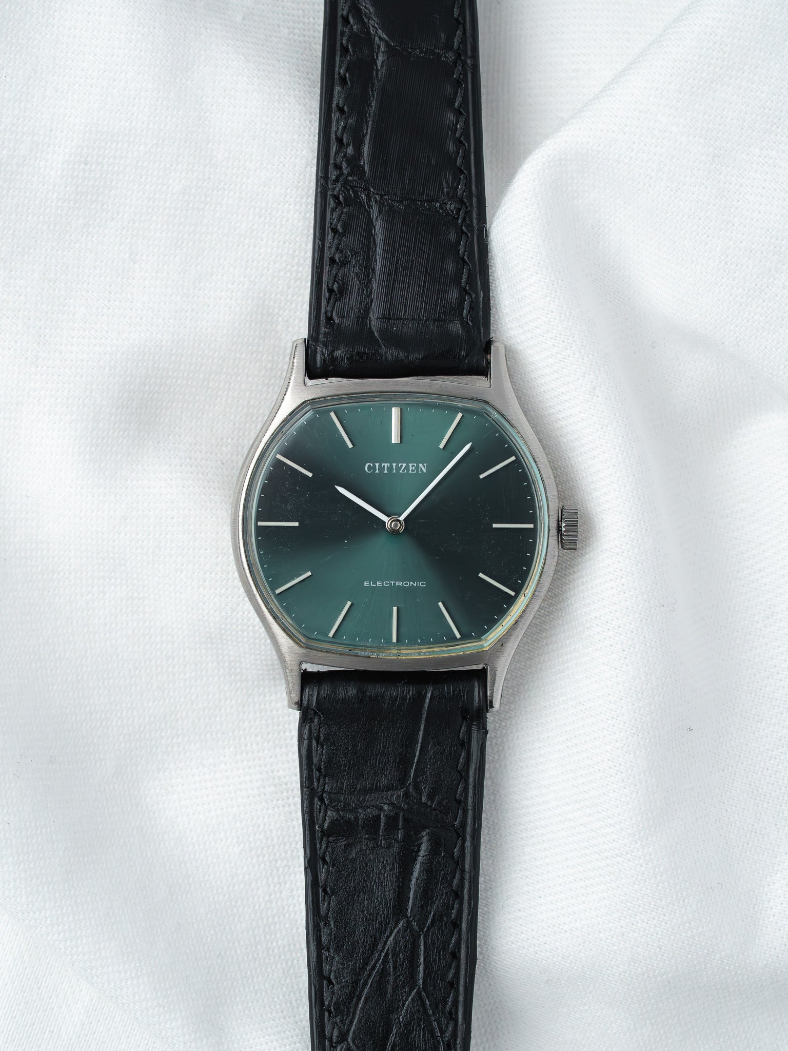 Montre Citizen Electronic 4-350405.S Acier — Coussin Vert (1970s)