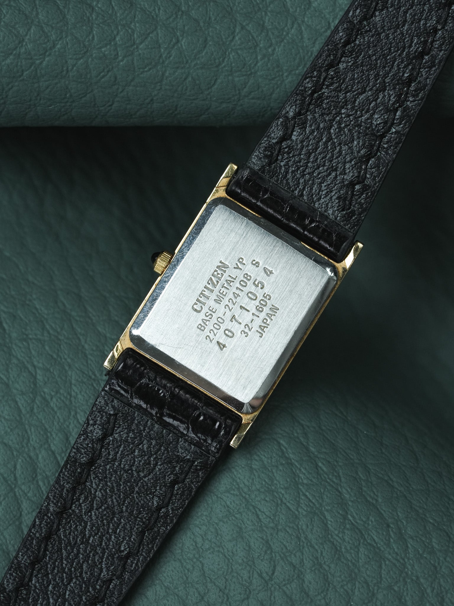 Montre Citizen Vintage - Mini Tank Or Noir (1974) - Atelier Victor