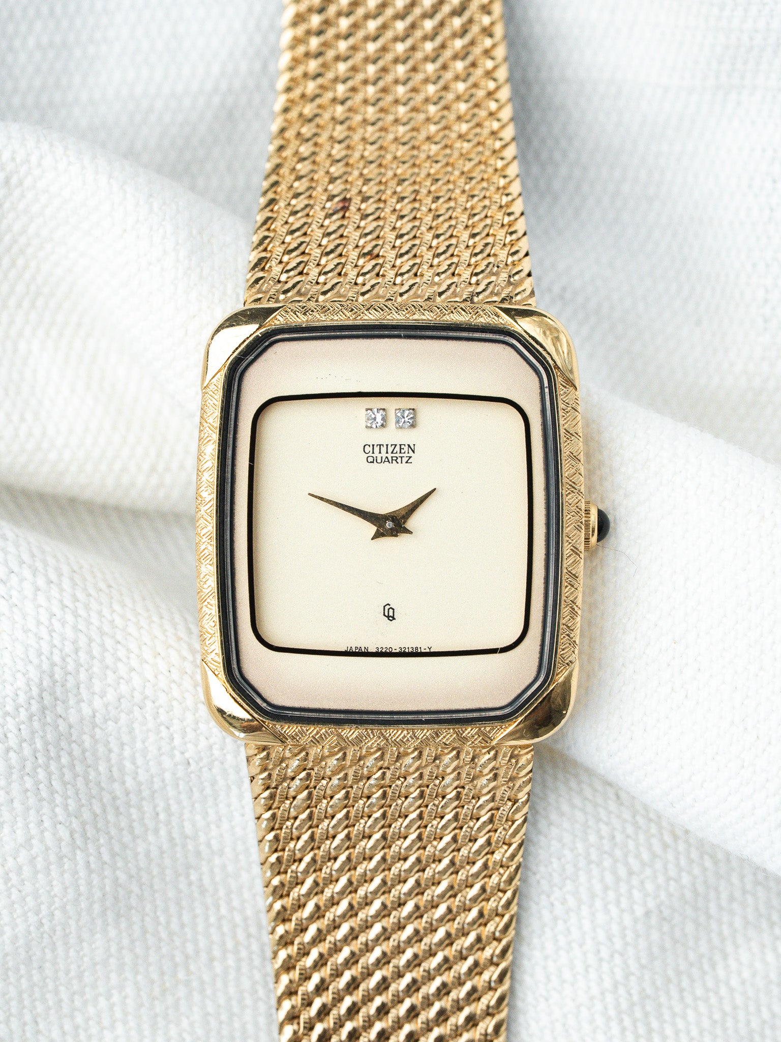 Orologio Citizen Vintage - TV oro maglia cabochon nera (1983)
