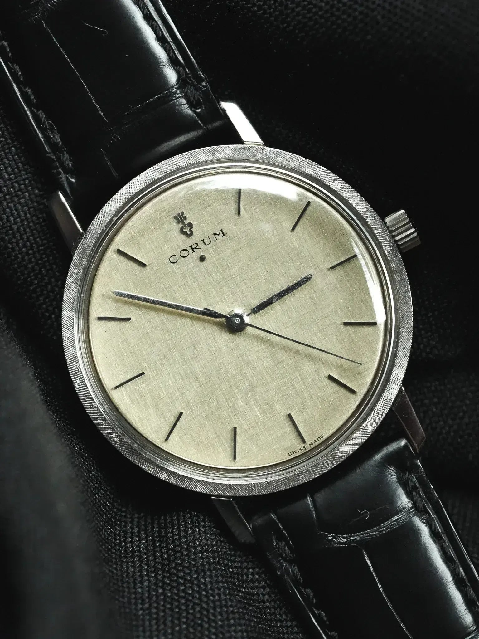 Montre Corum Acier Automatique Cadran Lin Argent (Années 1980) - Atelier Victor